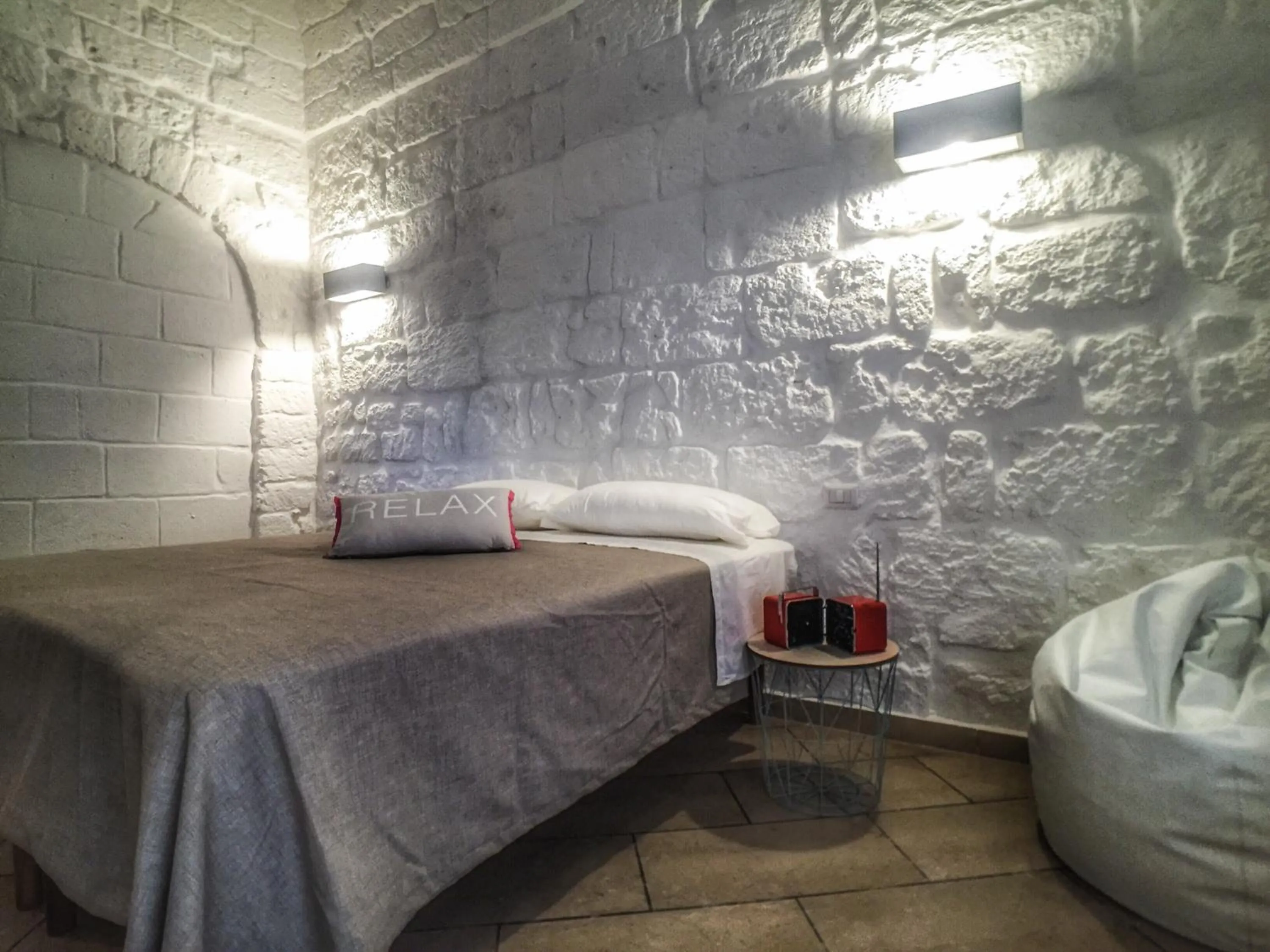 Photo of the whole room, Bed in Cecenove