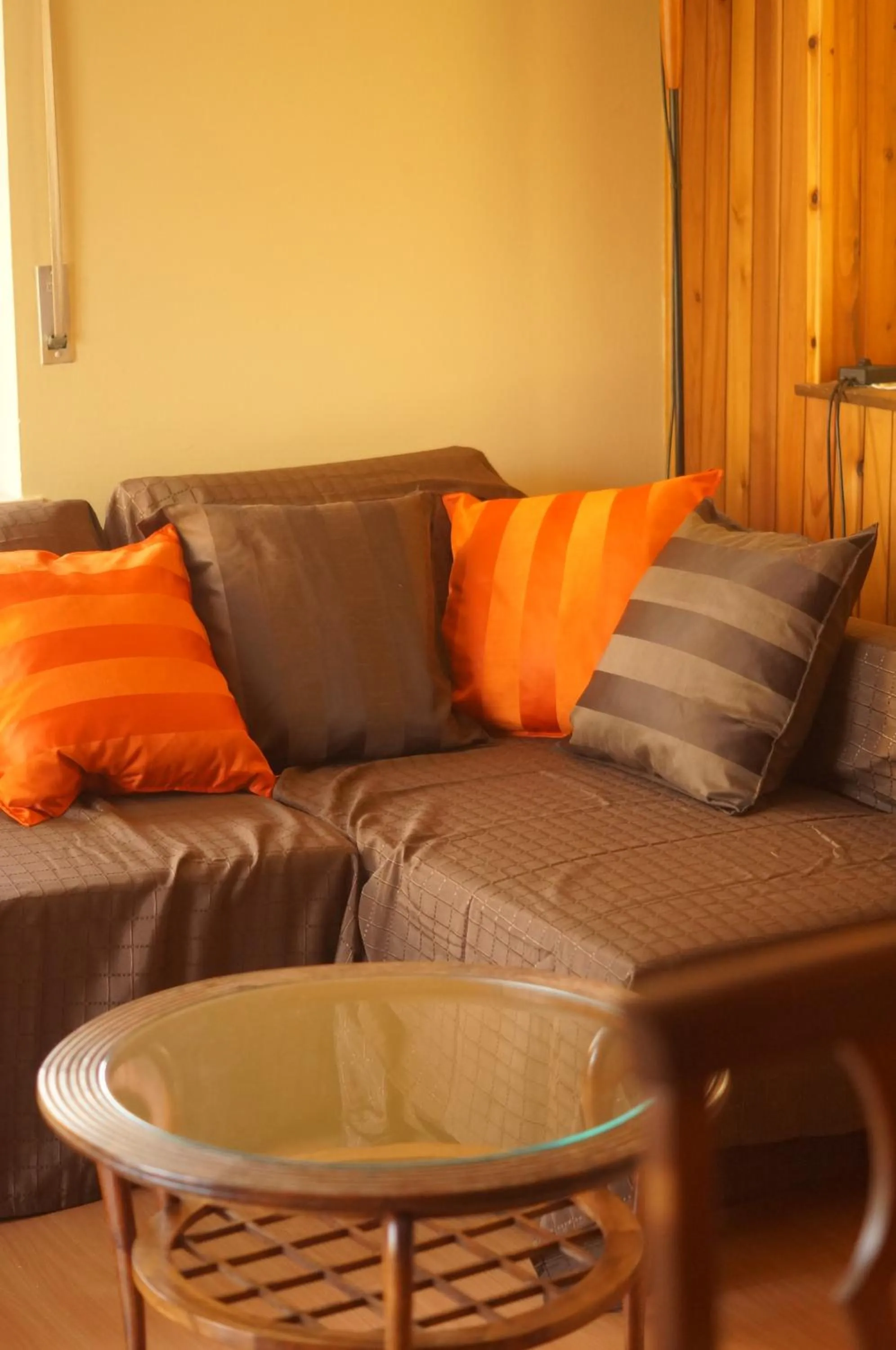 Communal lounge/ TV room in Manad cod CIR n 0329