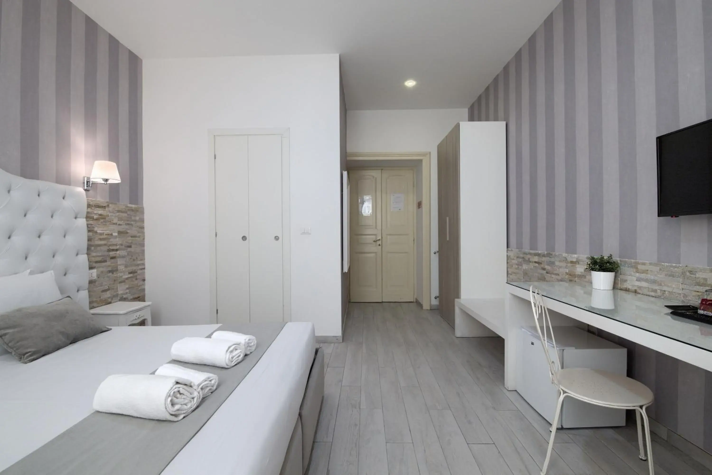 Bed in Vatican Nausicaa Bed in Vatican Nausicaa