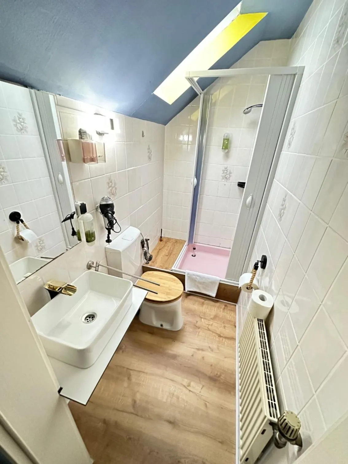 Shower in Green Seeblick Hotel am See