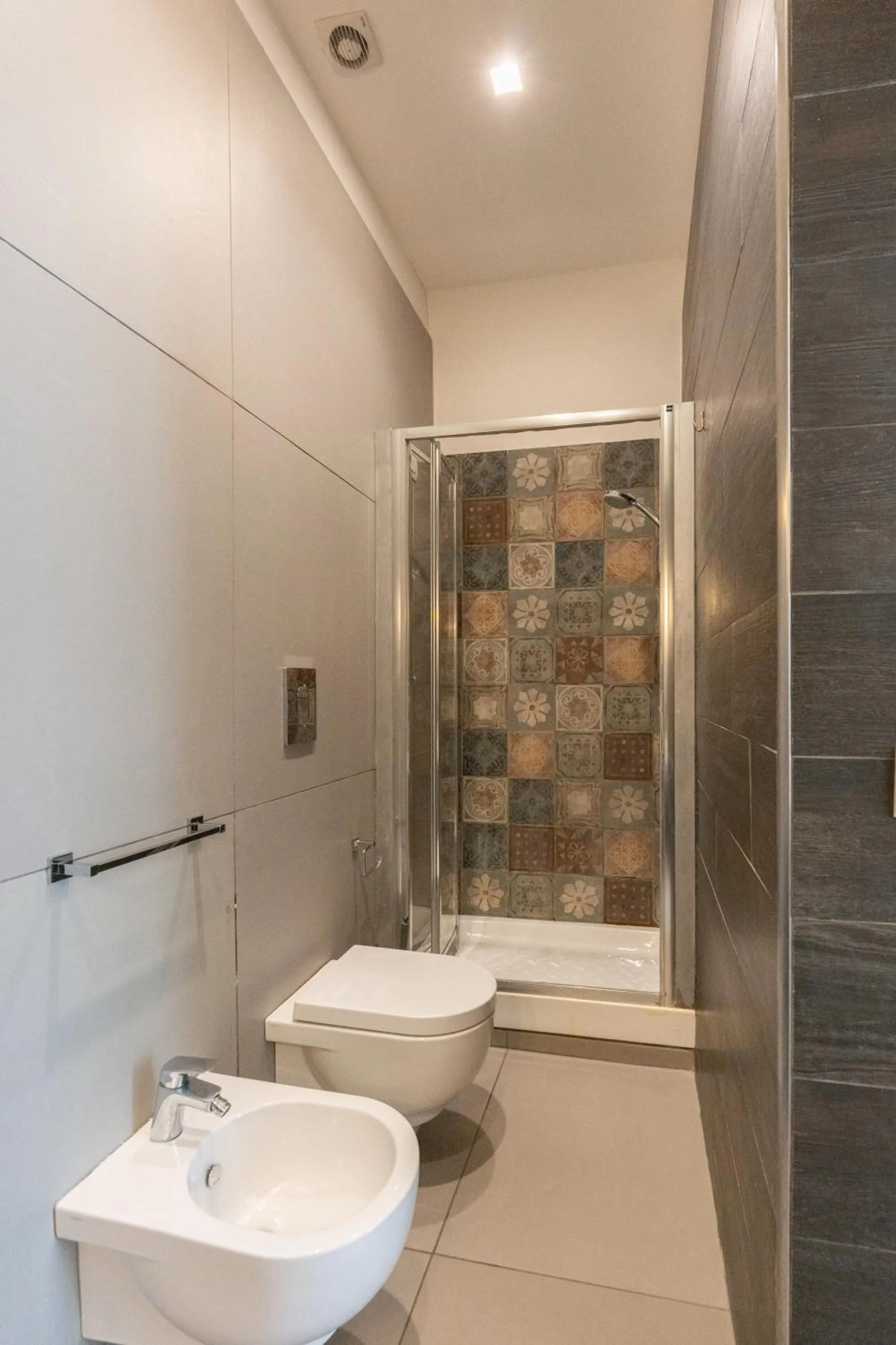 Shower in A Casa di Anna - Dimore Partenopee