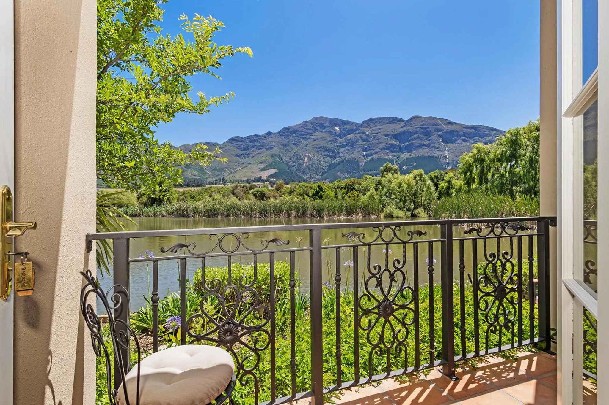 Lake view in L'ermitage - Franschhoek Chateau & Villas