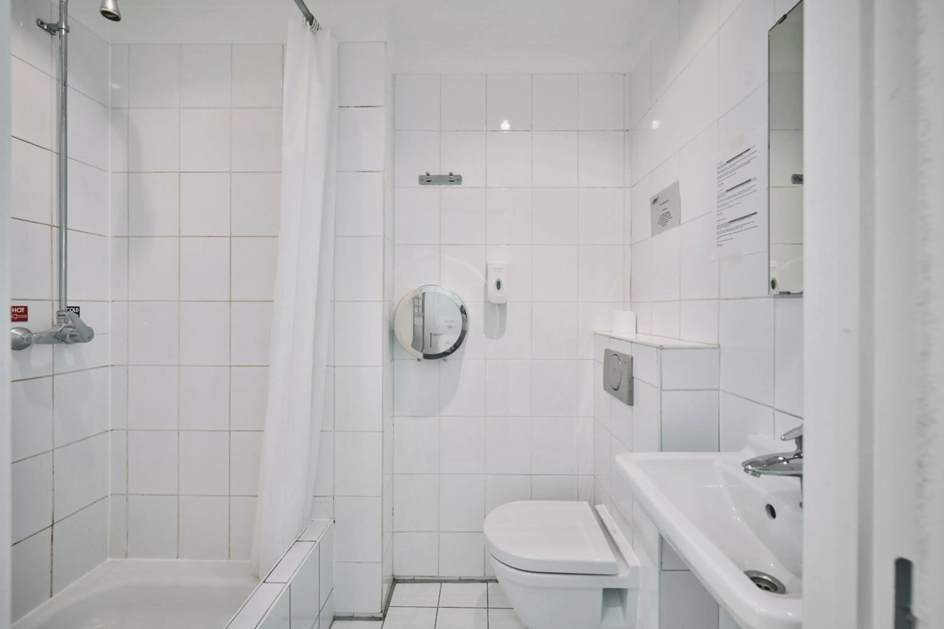 Shower in The Legacy by 2GO4 City Center