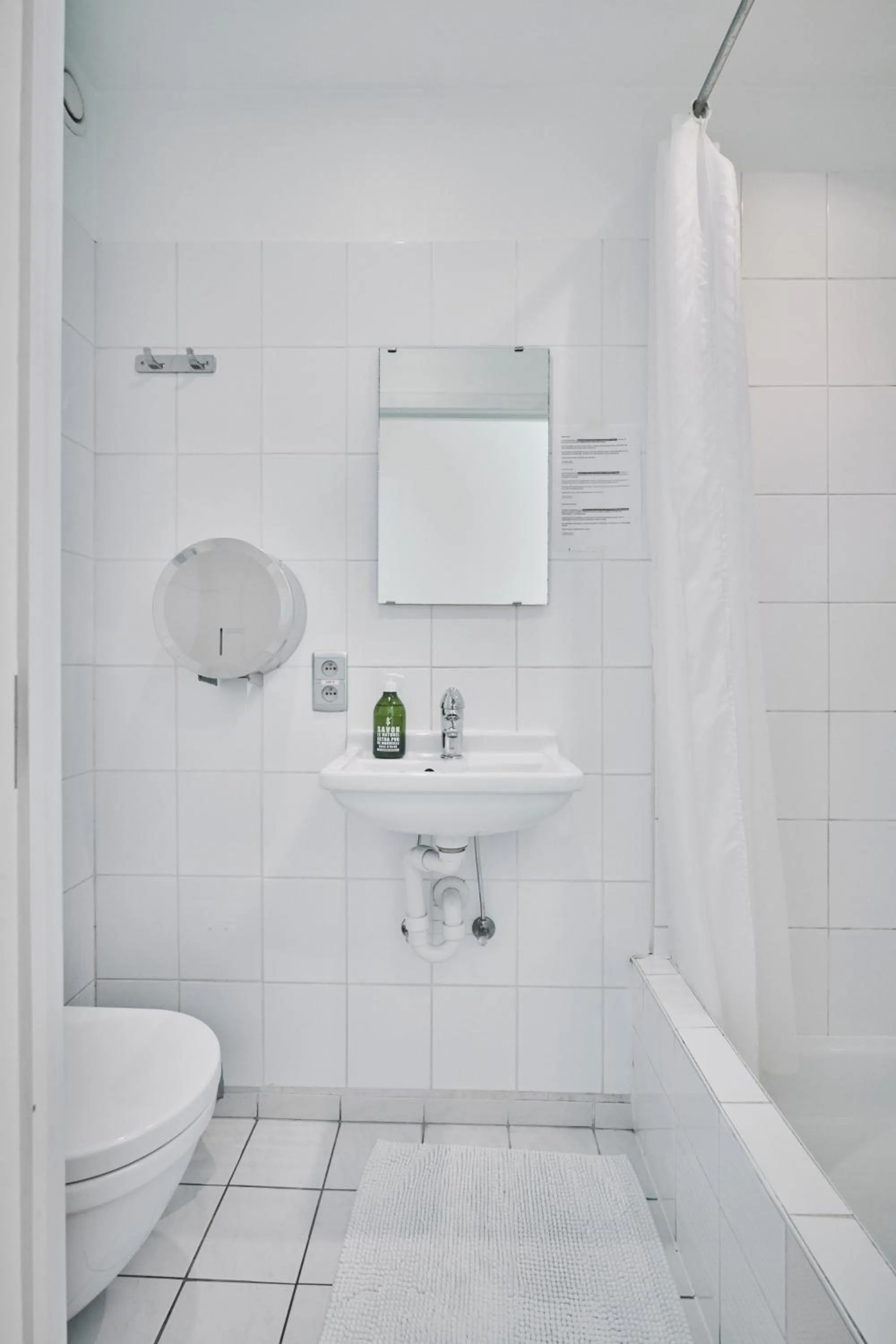 Shower in The Legacy by 2GO4 City Center