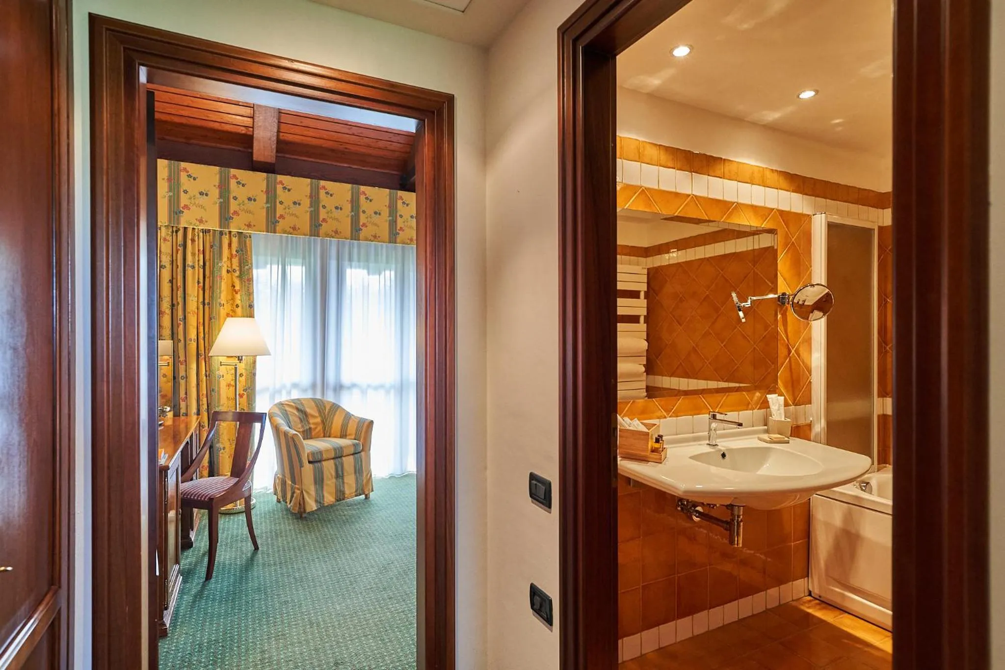 Photo of the whole room, Bed in Relais Santo Stefano