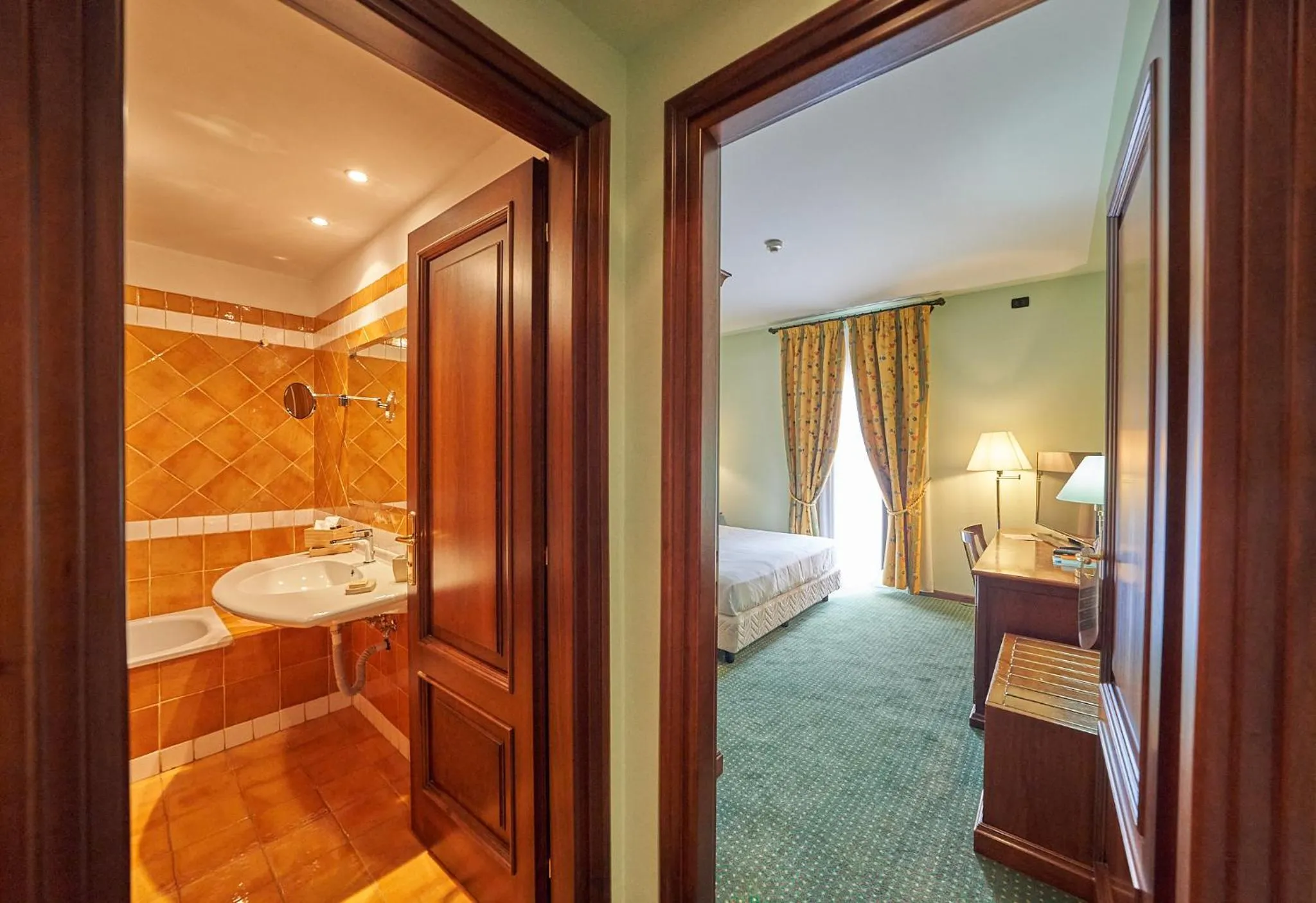 Photo of the whole room, Bed in Relais Santo Stefano