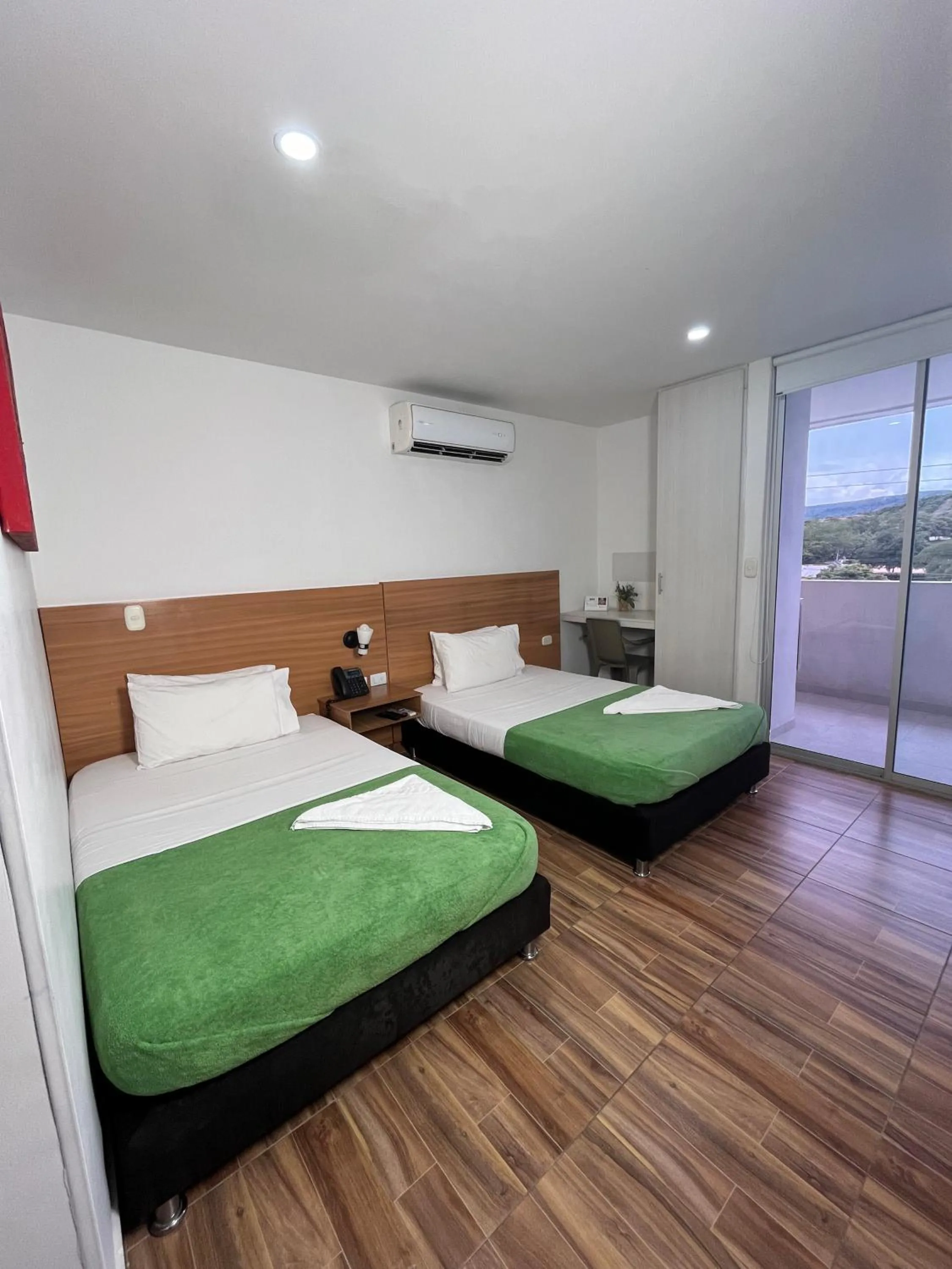 Standard Twin Room - single occupancy in Hotel Berdez