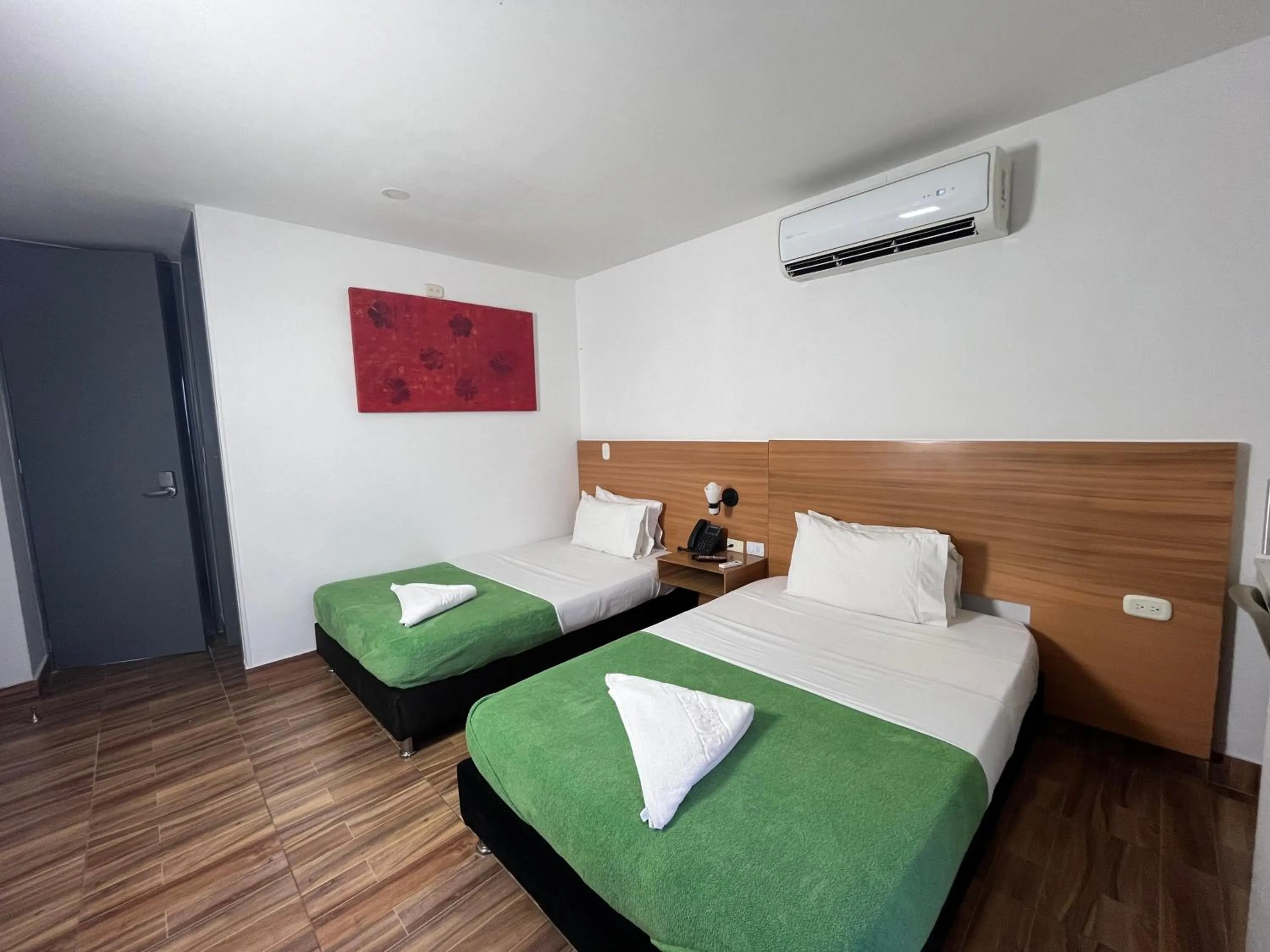 Standard Twin Room - single occupancy in Hotel Berdez