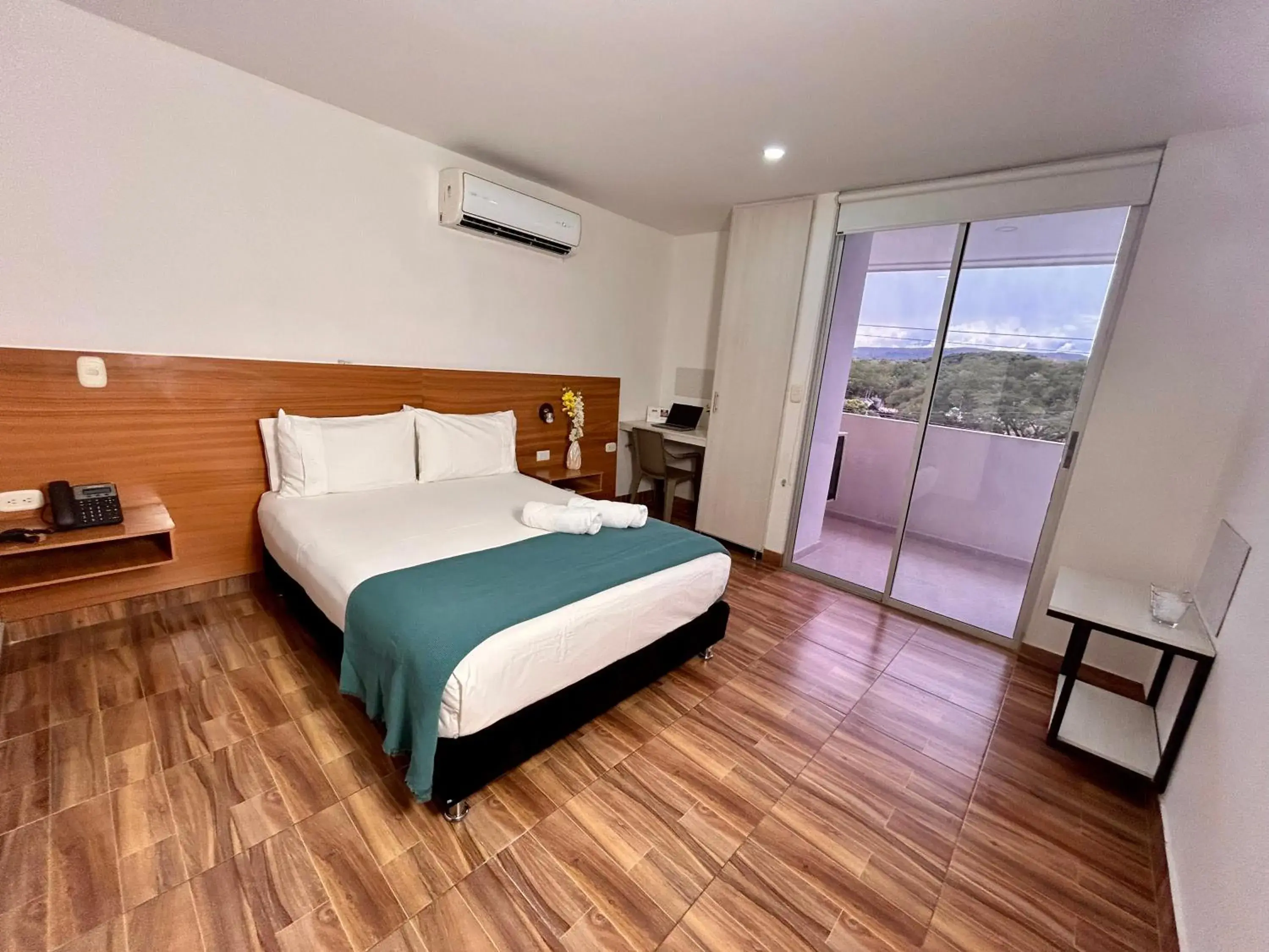 Standard Double Room - single occupancy in Hotel Berdez Standard Double Room - single occupancy in Hotel Berdez