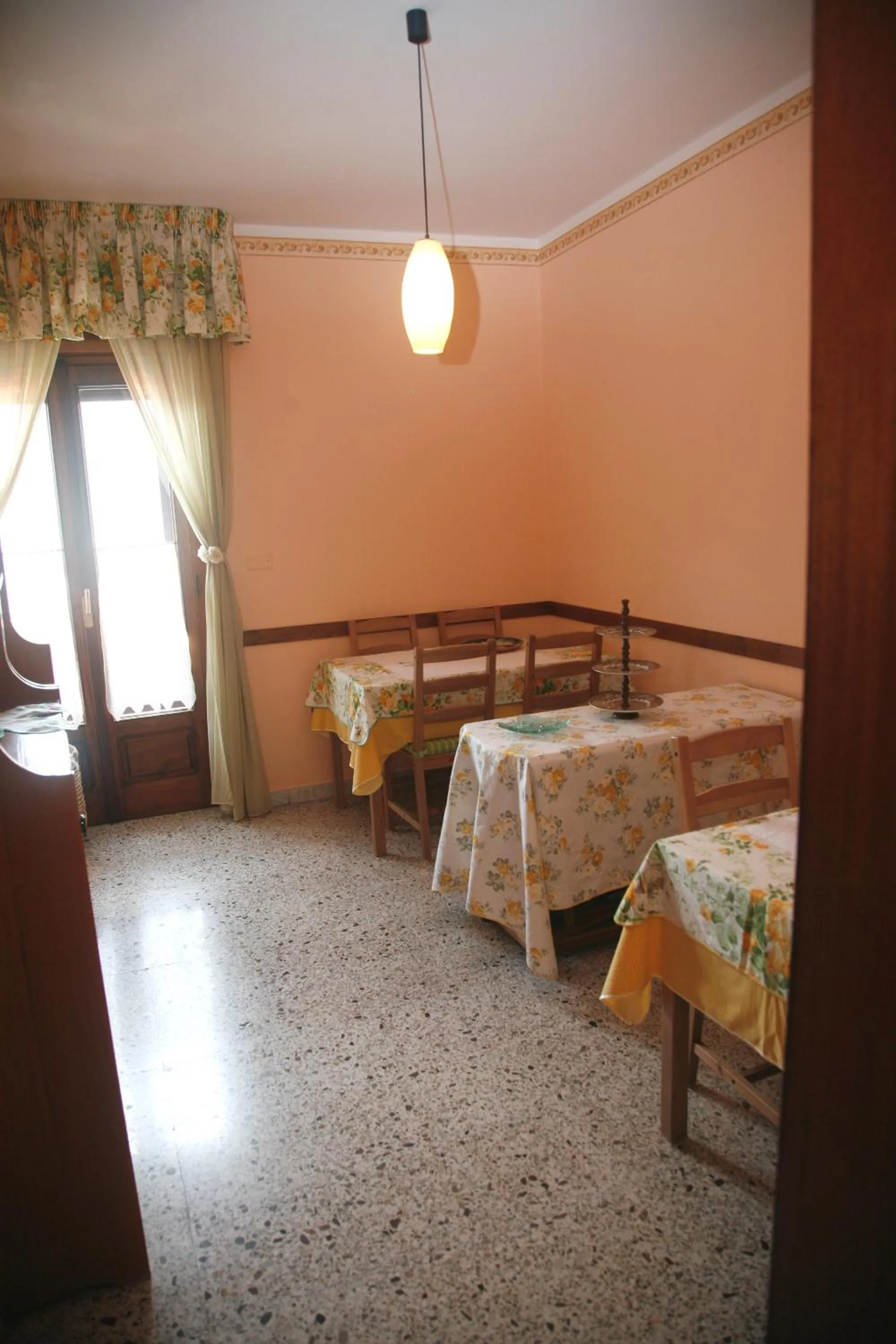 Dining area, Bed in Trentinara Cilento