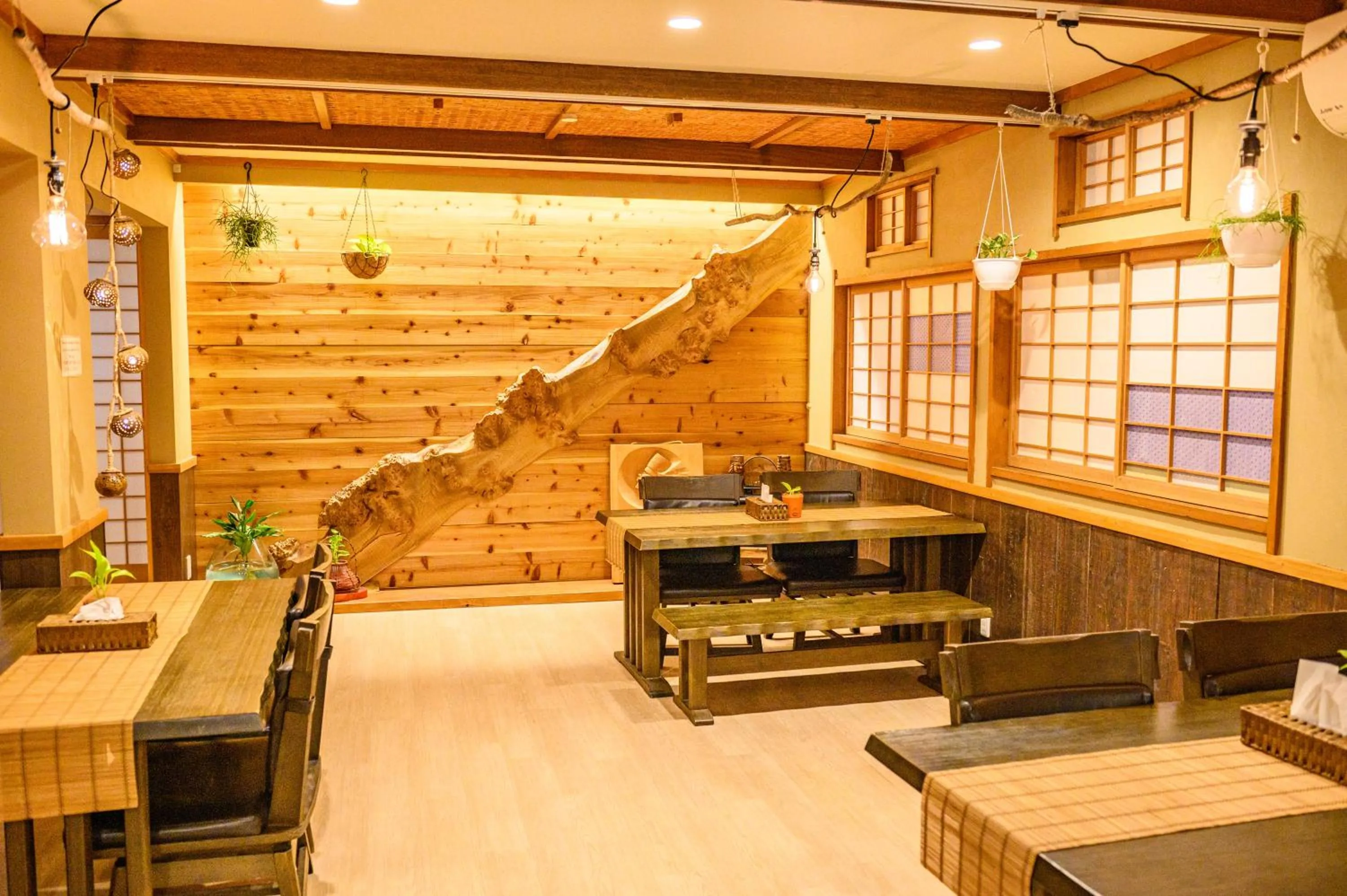 Restaurant/places to eat in AIBIYA