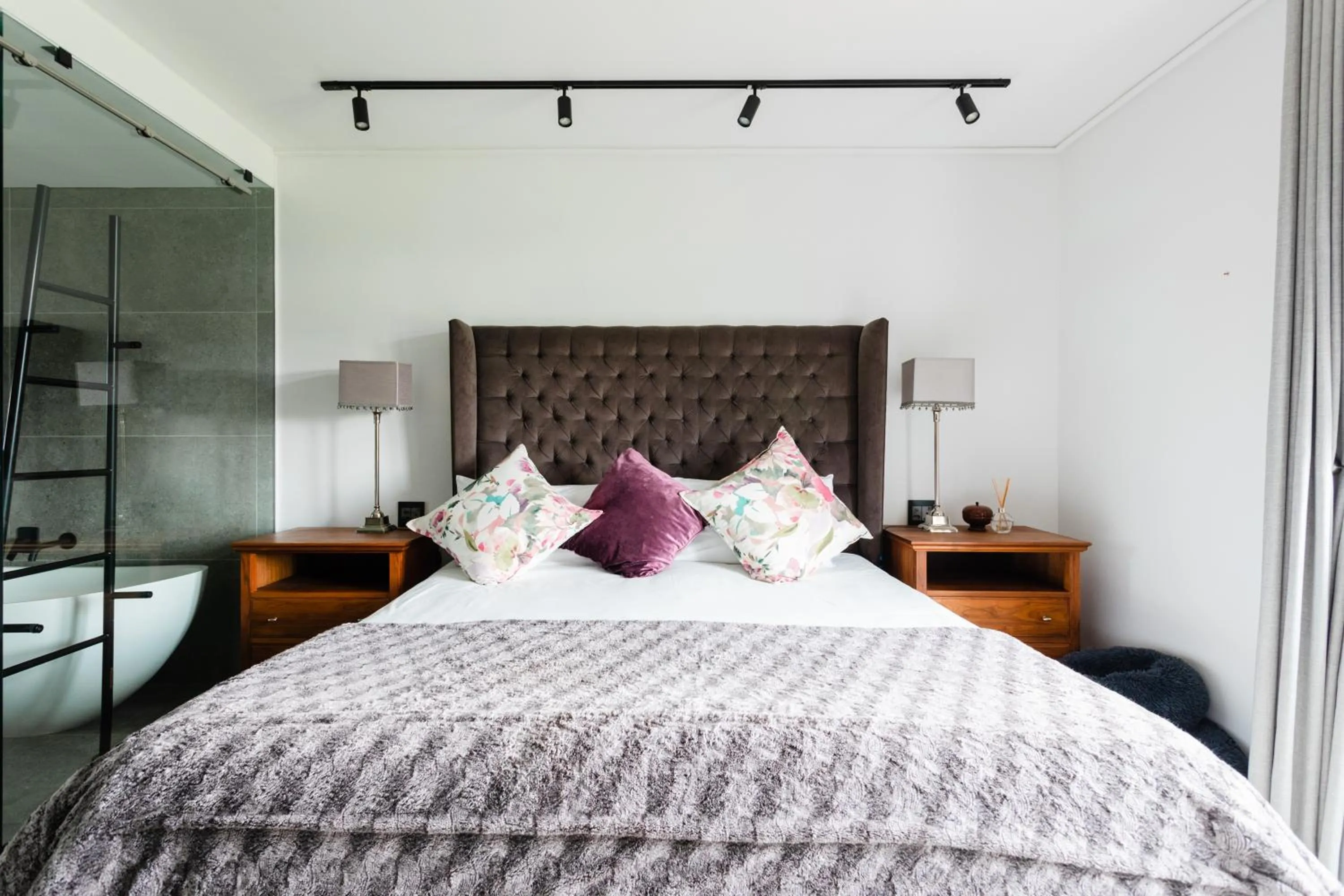 Photo of the whole room, Bed in De Zalze Lodge