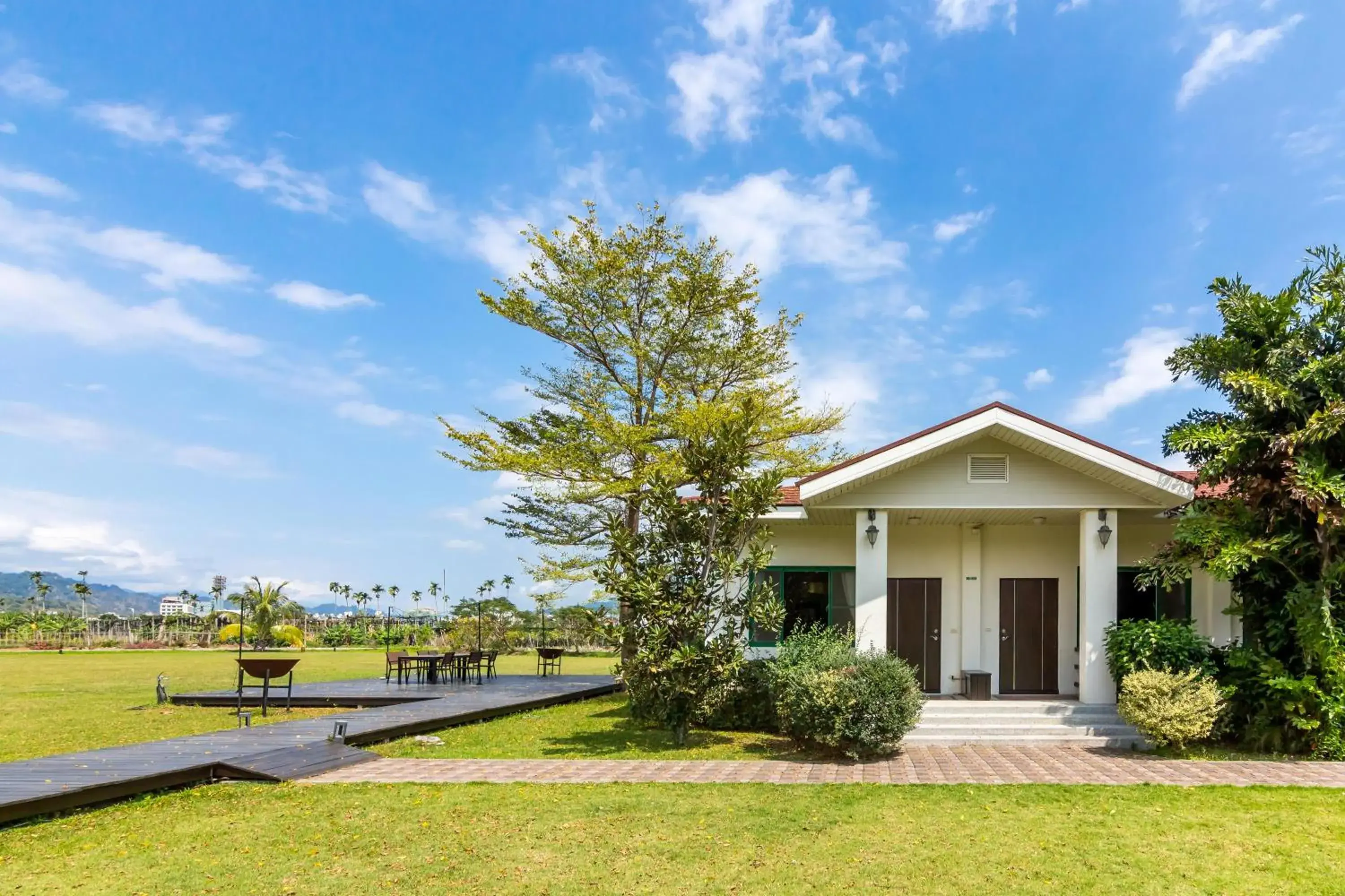 Facade/entrance in Ville Greensward Facade/entrance in Ville Greensward