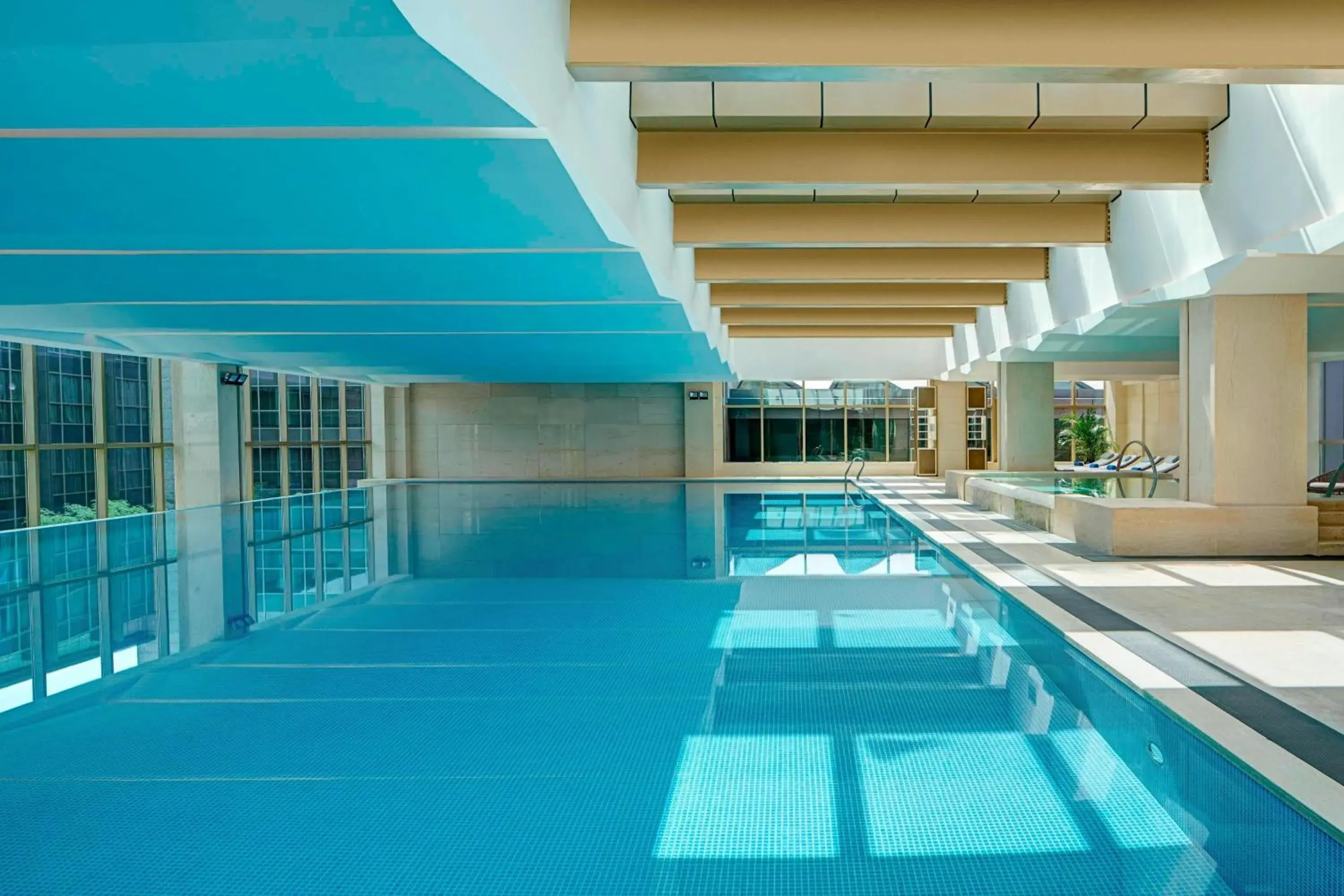 Swimming pool in Sheraton Shanghai Chongming Hotel Swimming pool in Sheraton Shanghai Chongming Hotel