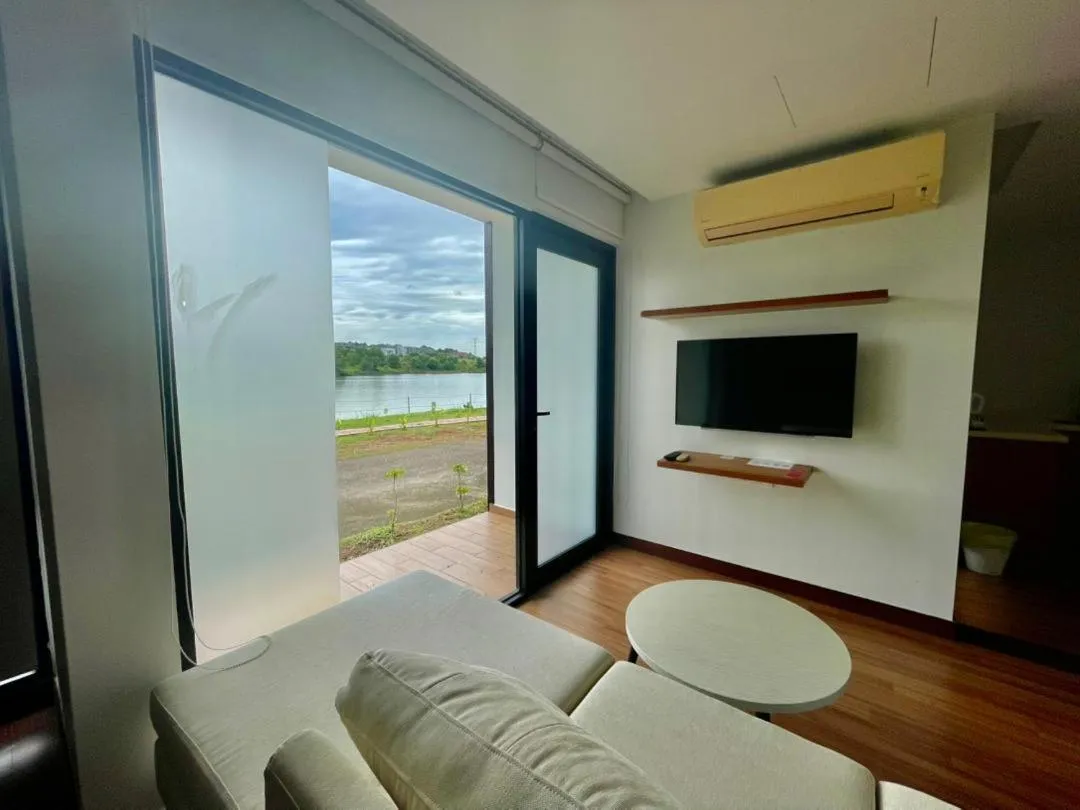 Lakeview Terrace Resort Pengerang