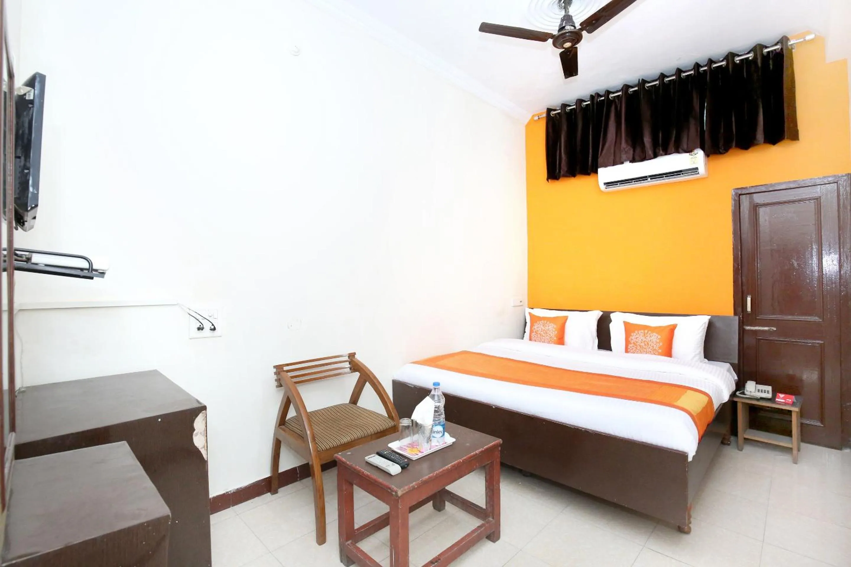 Bedroom, Bed in Hotel O Amar Inn