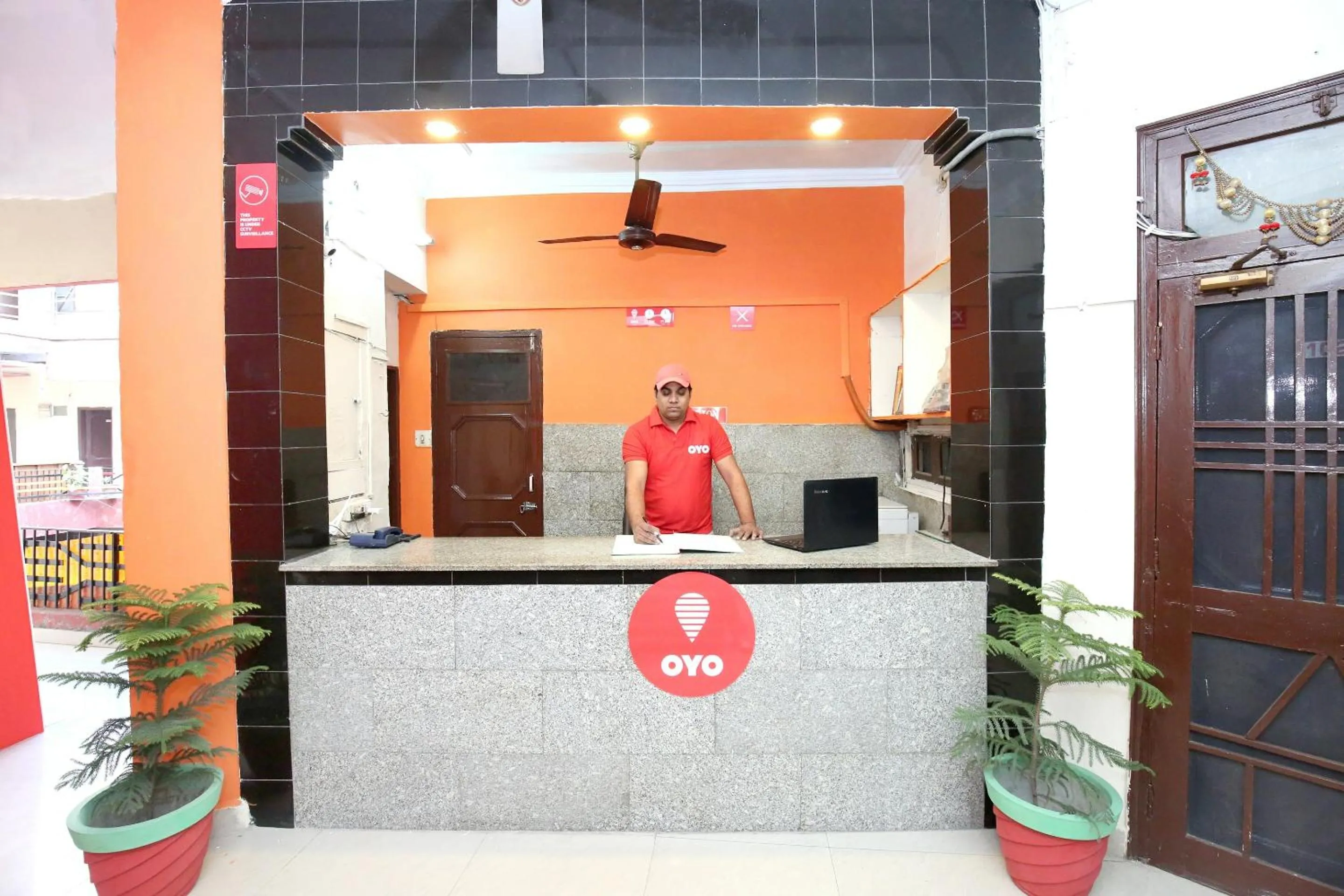 Lobby or reception in Hotel O Amar Inn