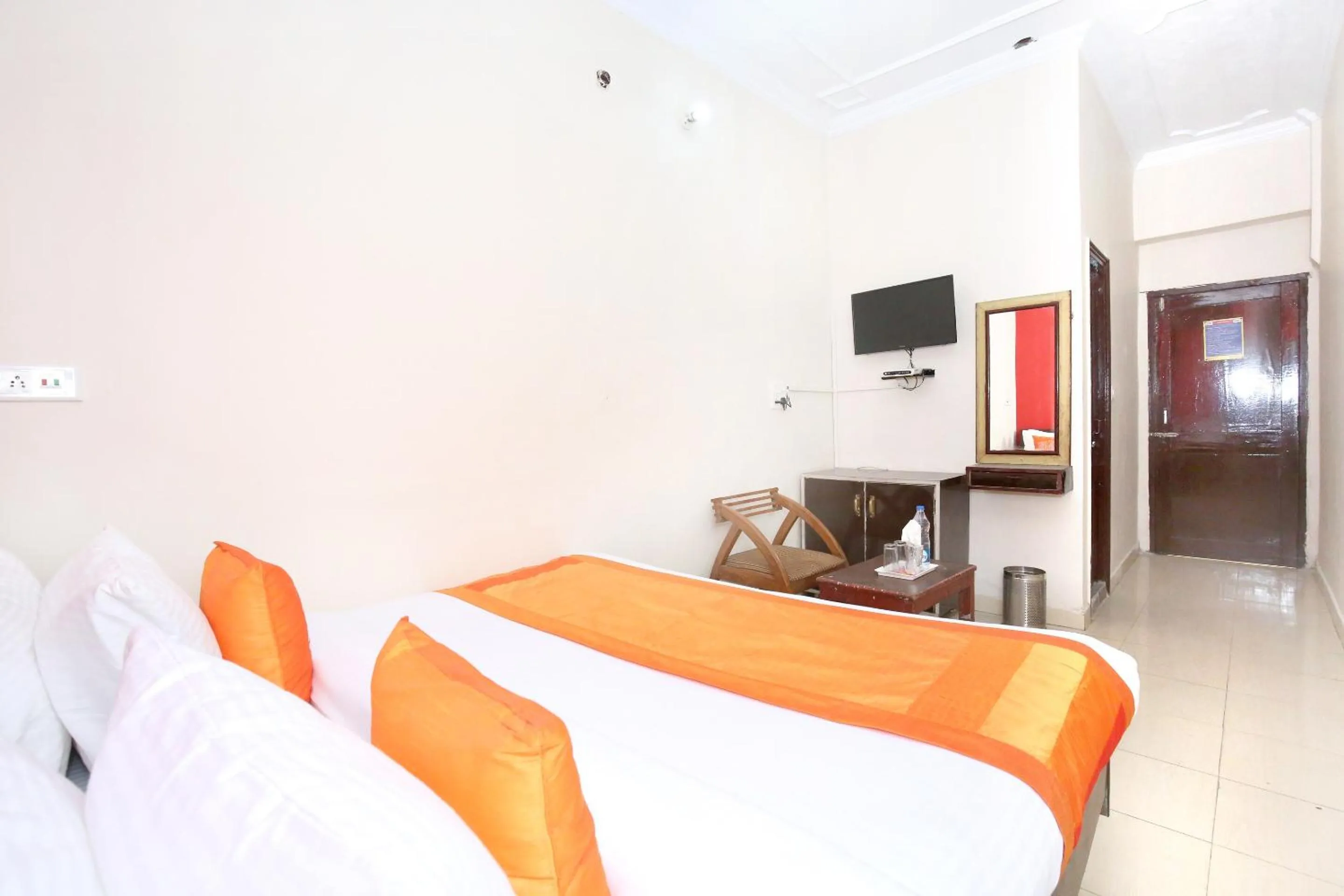 Bedroom, Bed in Hotel O Amar Inn