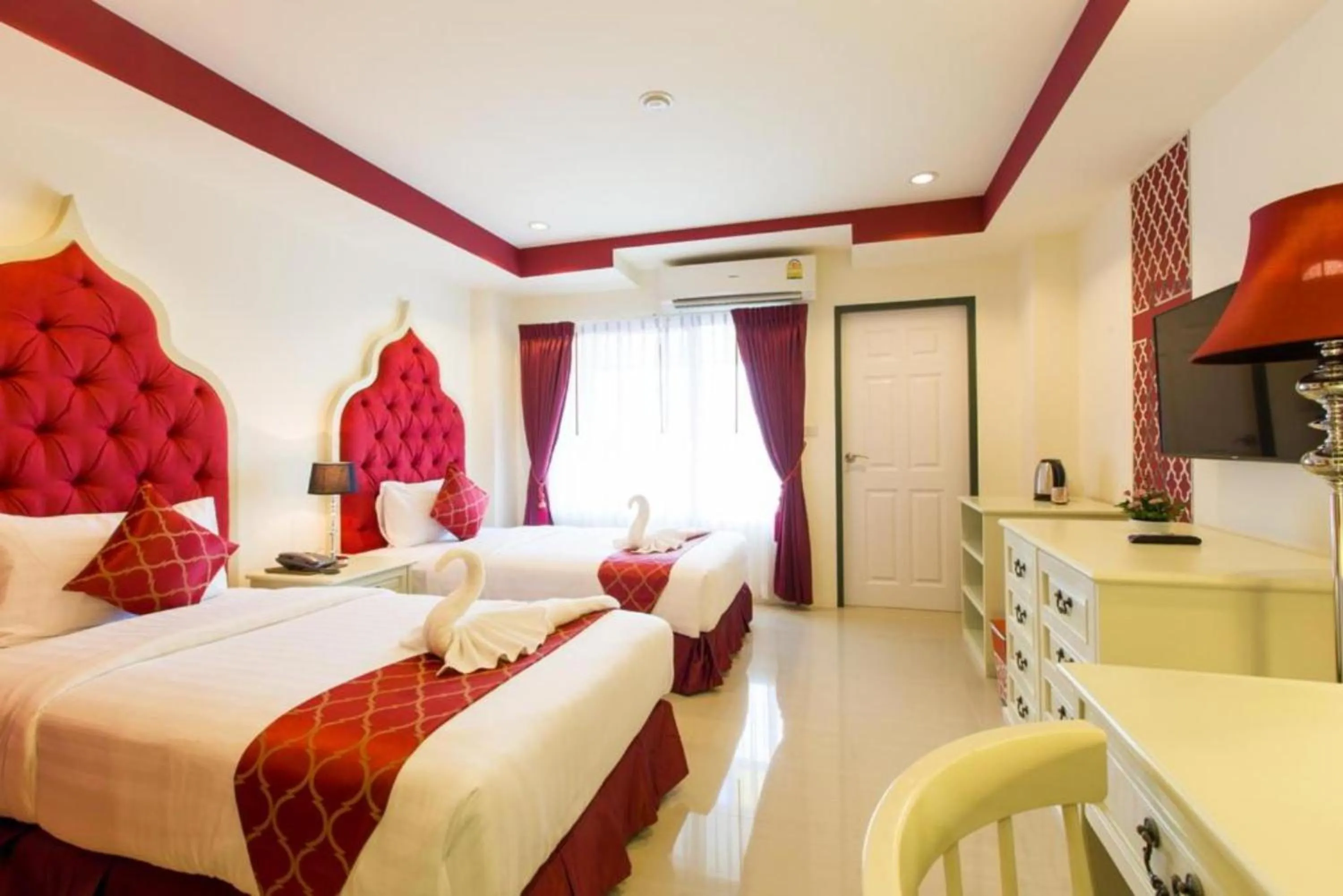 Superior Twin Room in Harmonize Hotel Chiang Mai