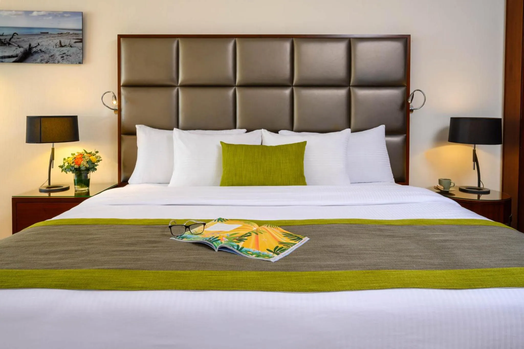 Bedroom, Bed in Carlton Tel Aviv Hotel – Luxury on the Beach