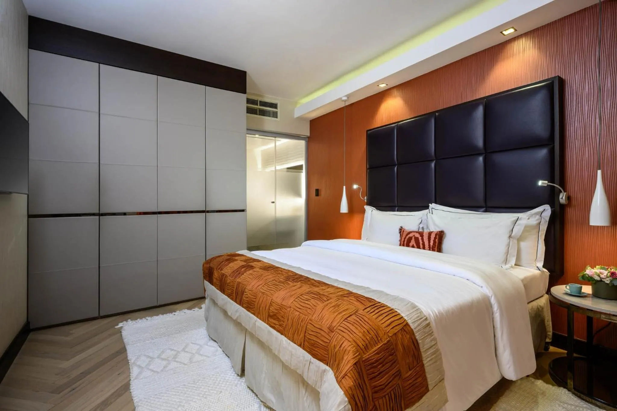 Bedroom, Bed in Carlton Tel Aviv Hotel – Luxury on the Beach