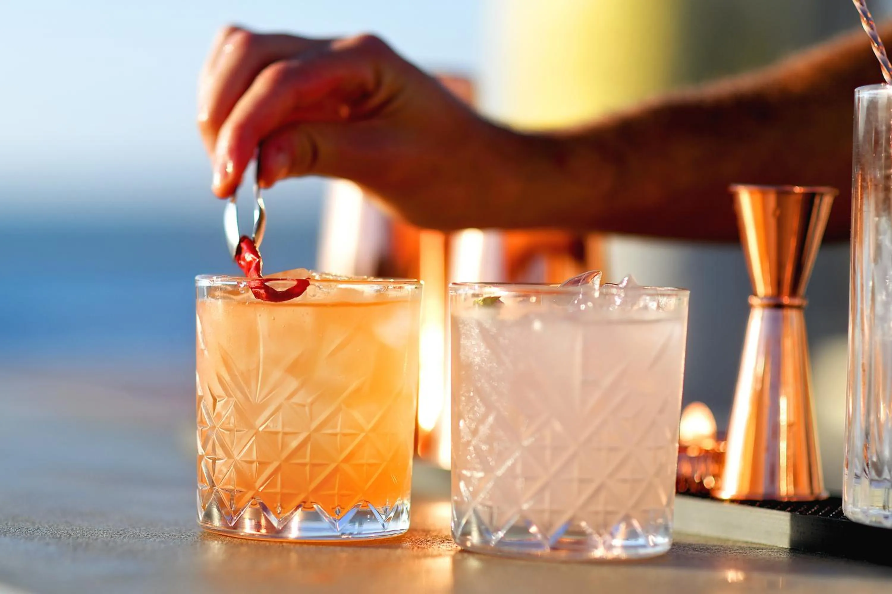 Lounge or bar in Carlton Tel Aviv Hotel – Luxury on the Beach