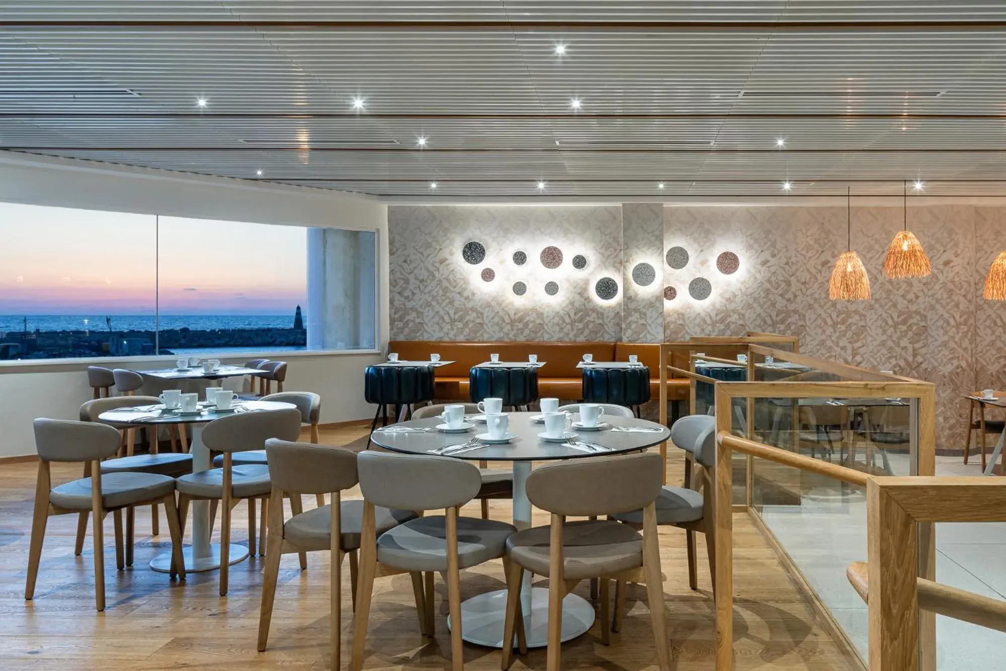 Restaurant/places to eat in Carlton Tel Aviv Hotel – Luxury on the Beach Restaurant/places to eat in Carlton Tel Aviv Hotel – Luxury on the Beach