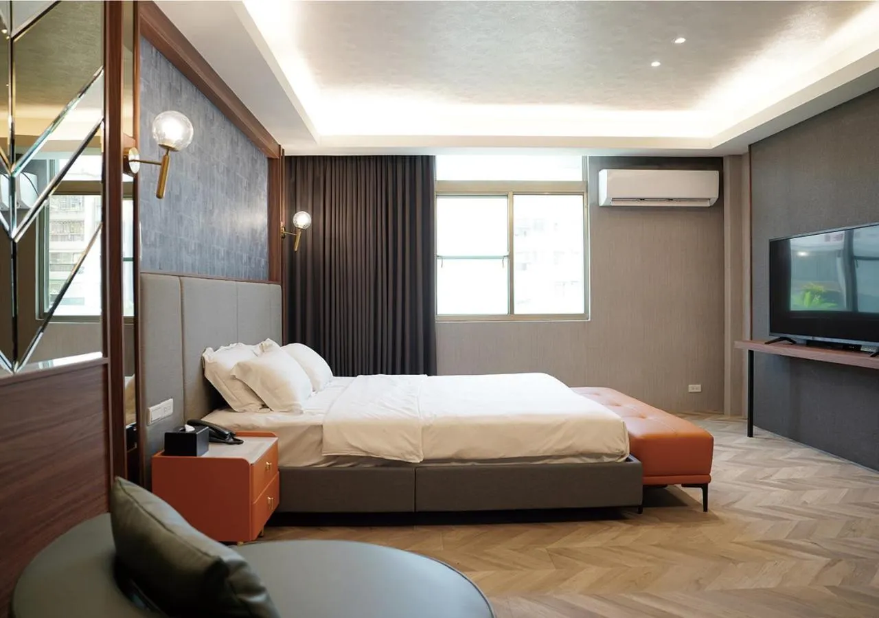 Bedroom, Bed in The Riverside Hotel & Motel