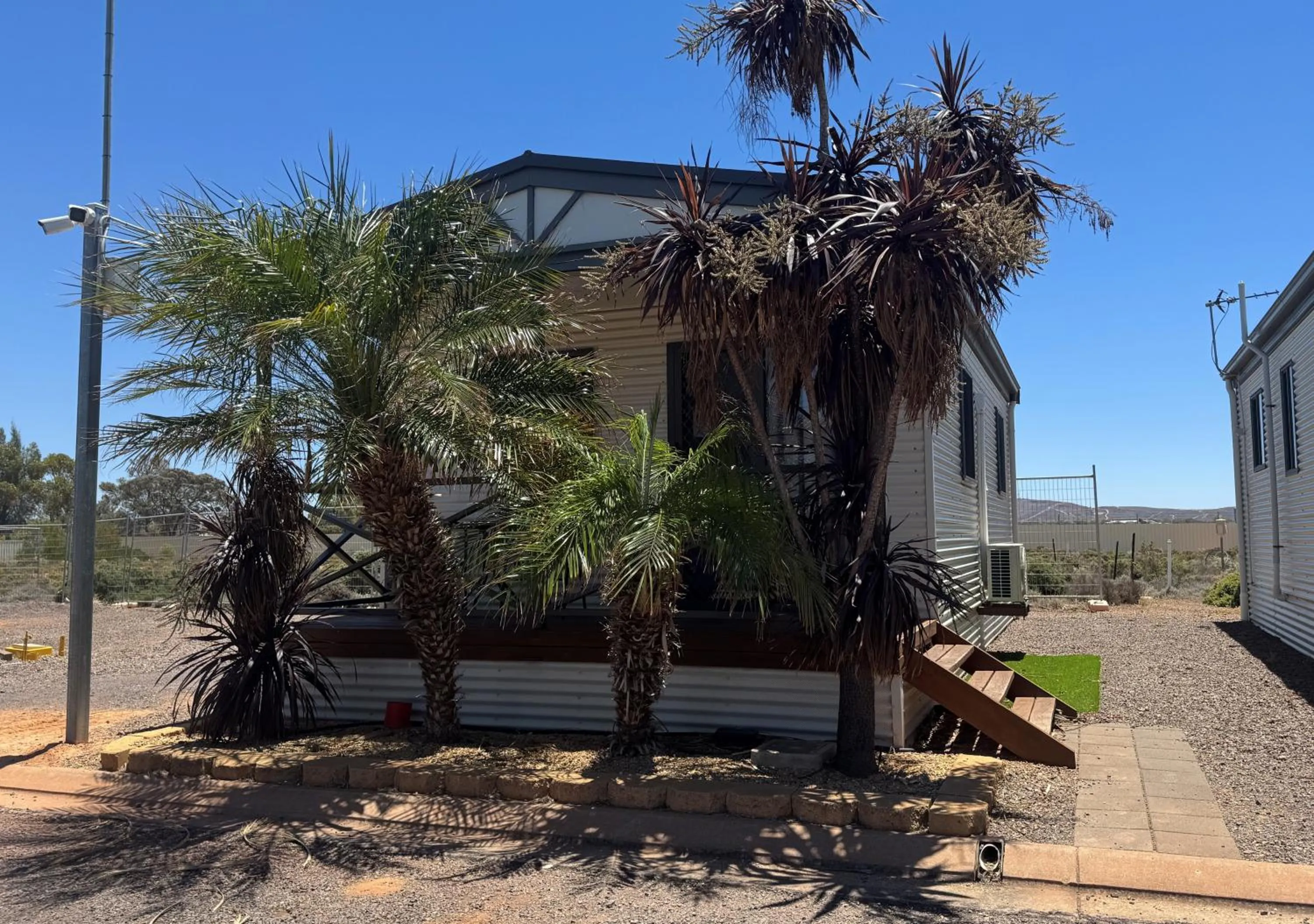 Balcony/Terrace in The Sundowner Cabin & Tourist Park