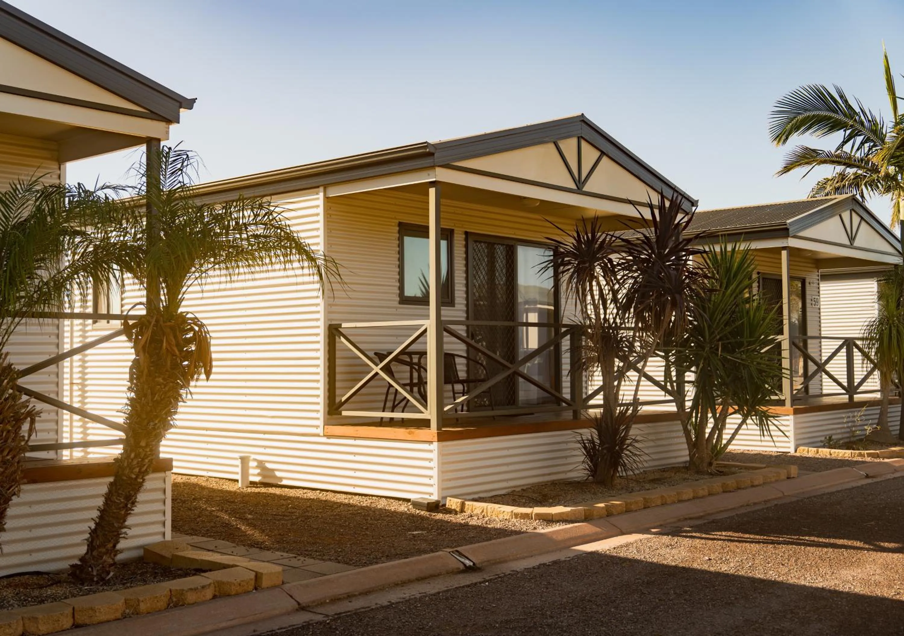 Balcony/Terrace in The Sundowner Cabin & Tourist Park