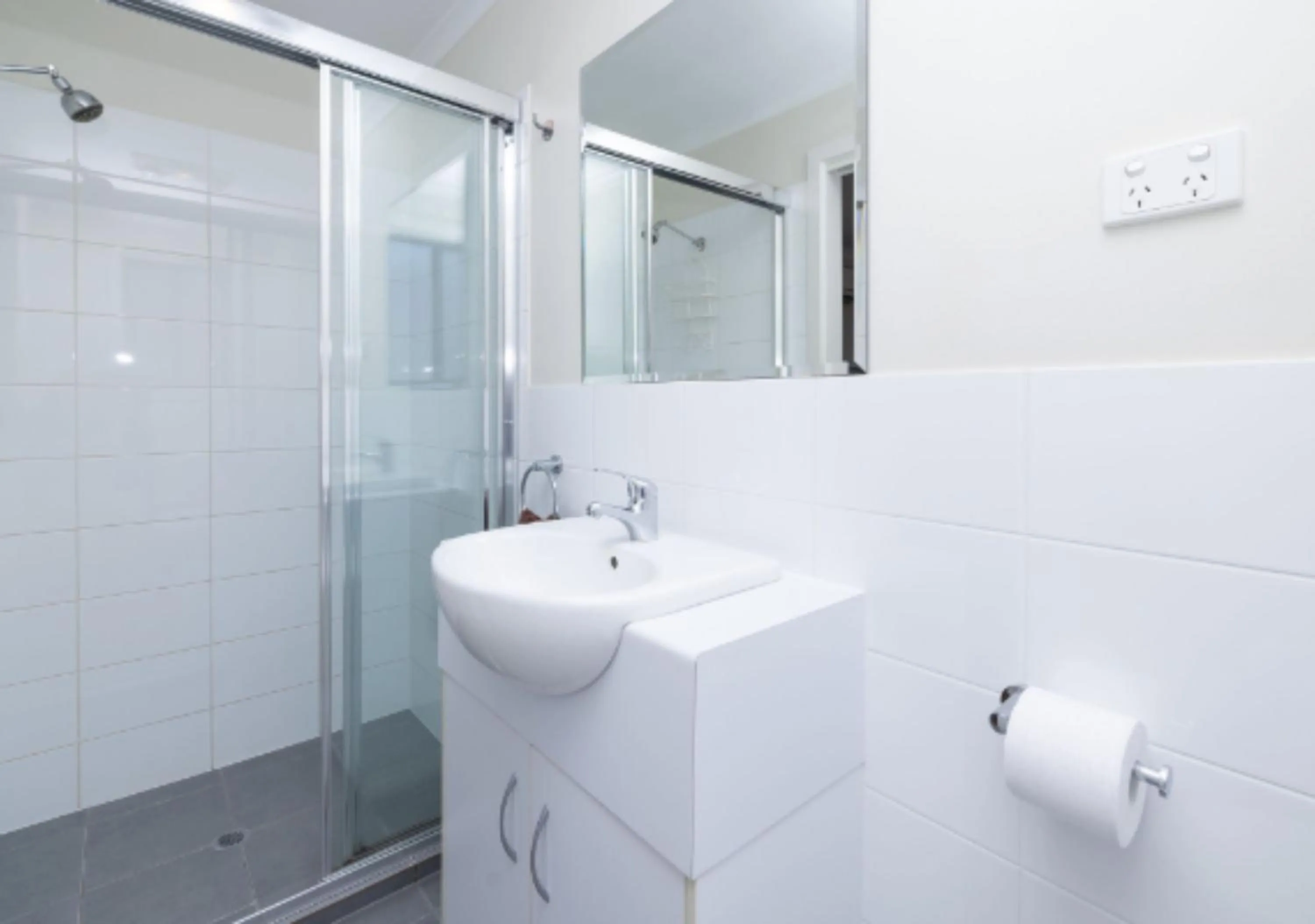 Bathroom in The Sundowner Cabin & Tourist Park