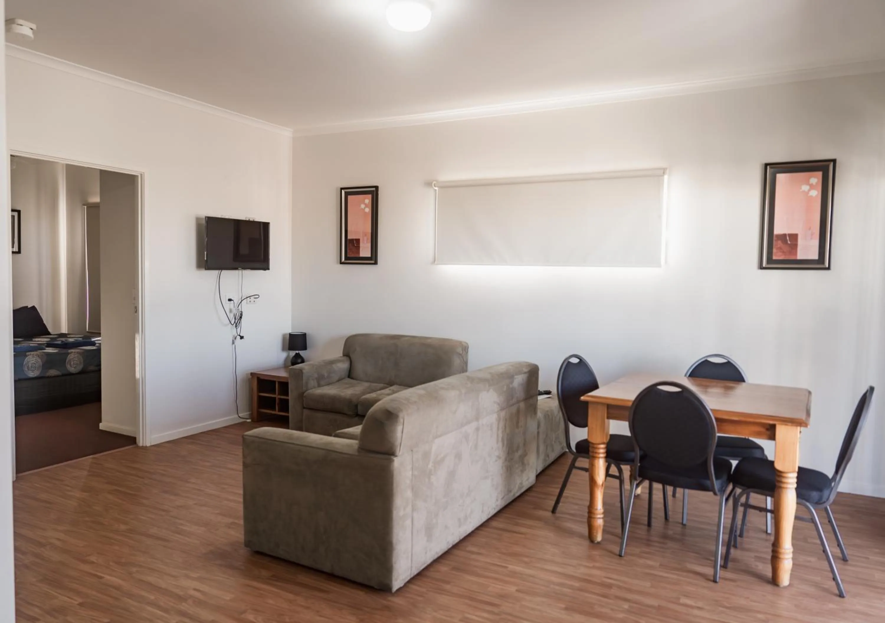 Living room in The Sundowner Cabin & Tourist Park