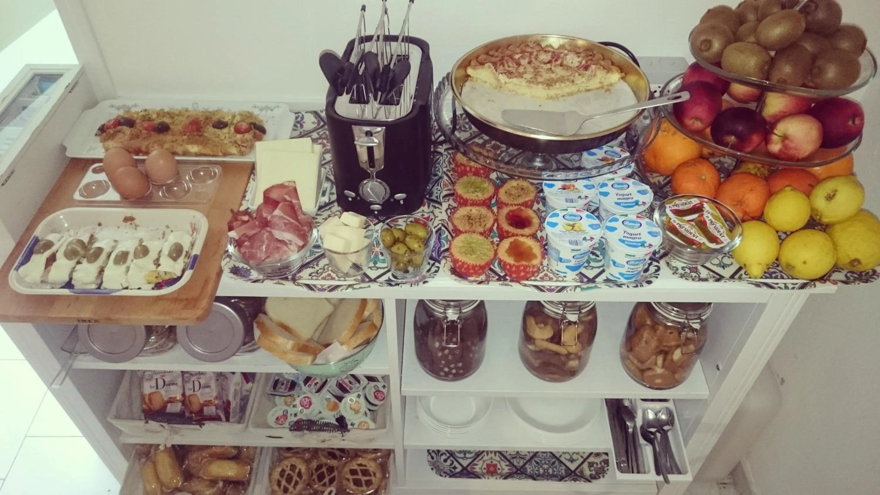 Breakfast in Il Cortiletto Di Piazza Verga