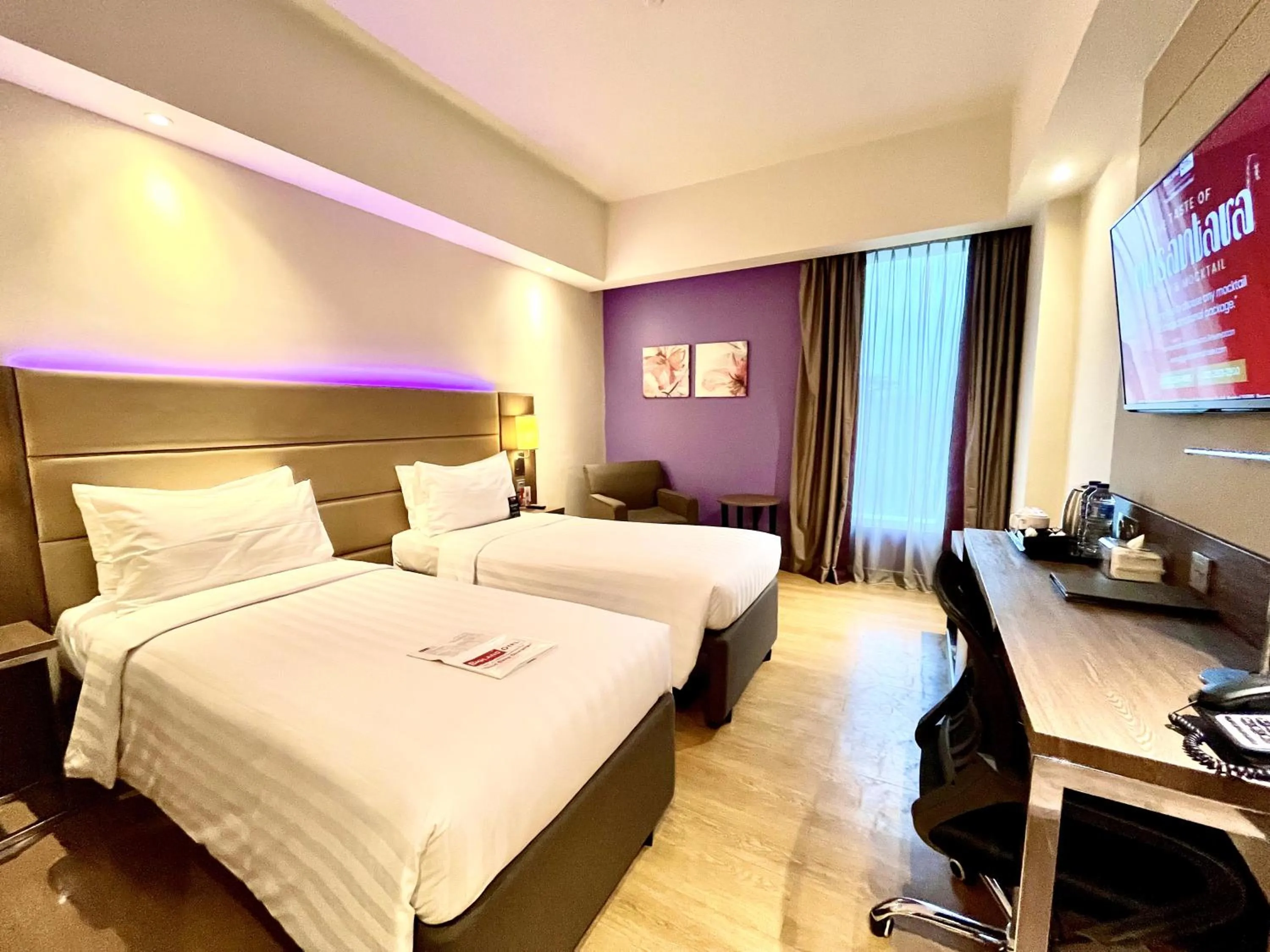 Bed in Bigland Hotel & Convention Sentul