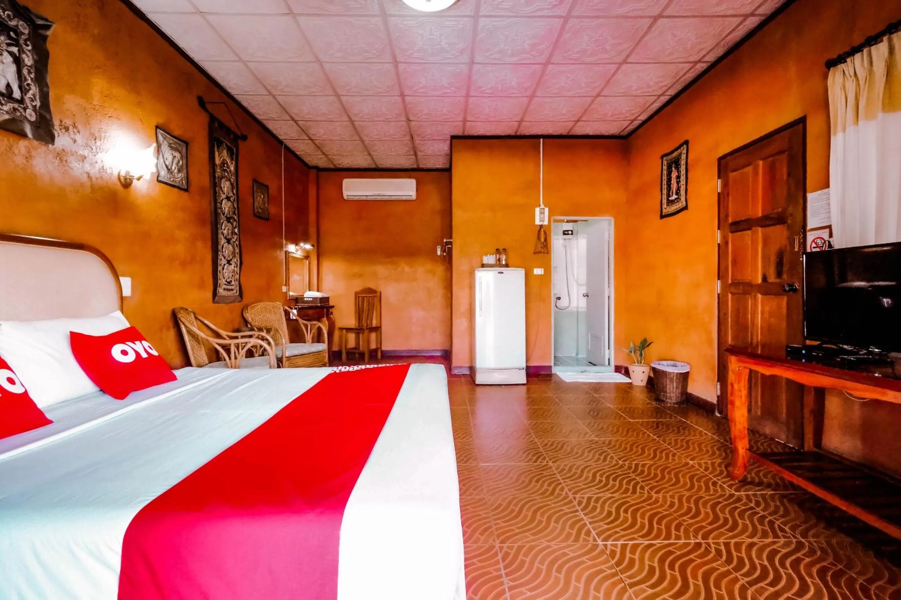 Bedroom, Bed in OYO 490 Chiangsan Golden Land Resort2