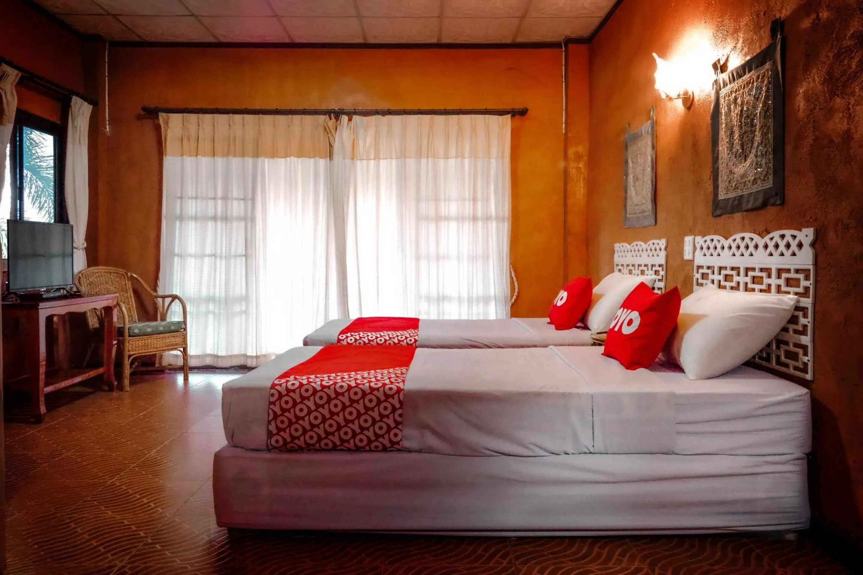 Bedroom, Bed in OYO 490 Chiangsan Golden Land Resort2