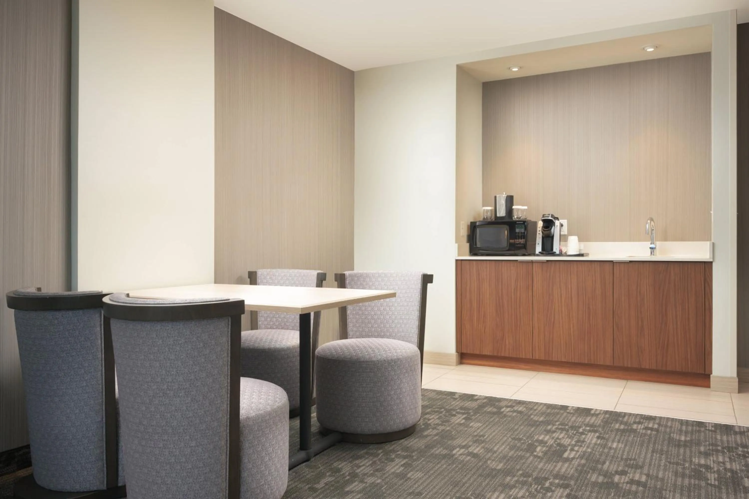 Bedroom in Courtyard by Marriott Nashville SE/Murfreesboro