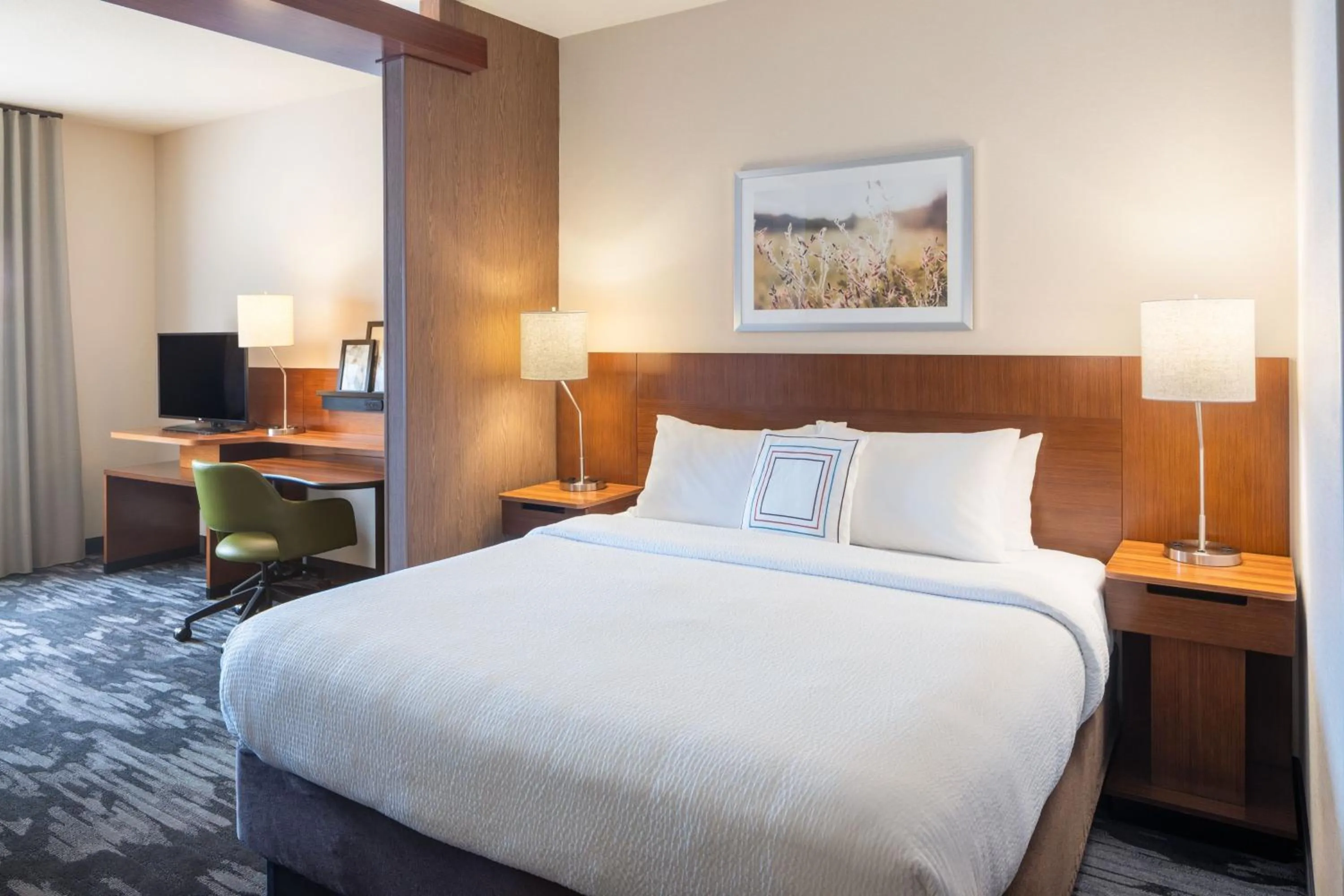 Photo of the whole room, Bed in Fairfield Inn & Suites by Marriott Chillicothe