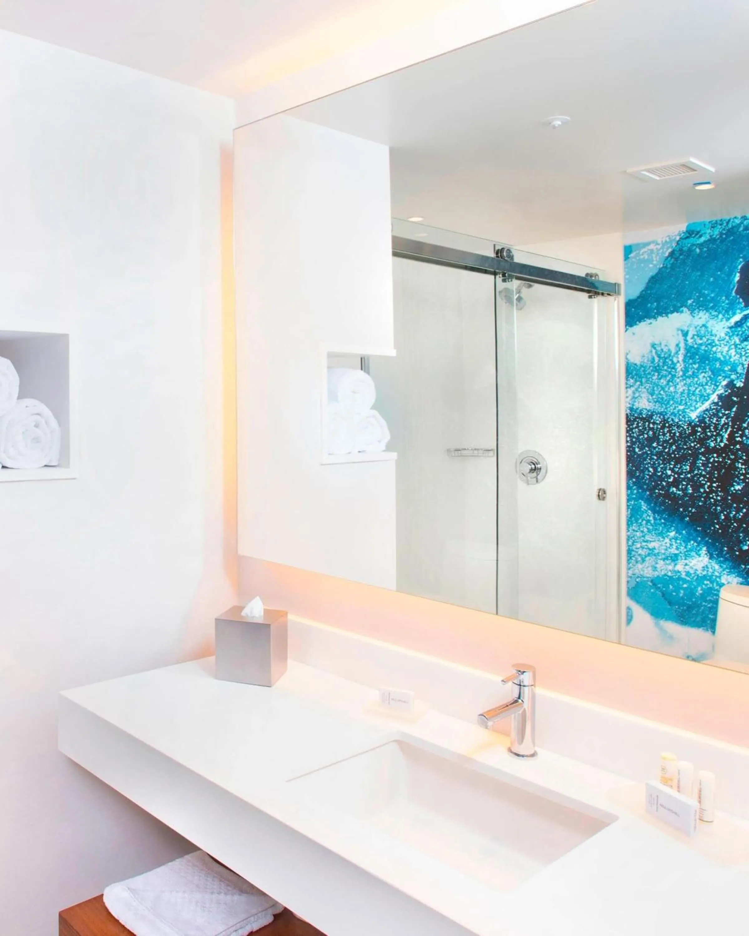 Bathroom in Courtyard by Marriott Santa Monica