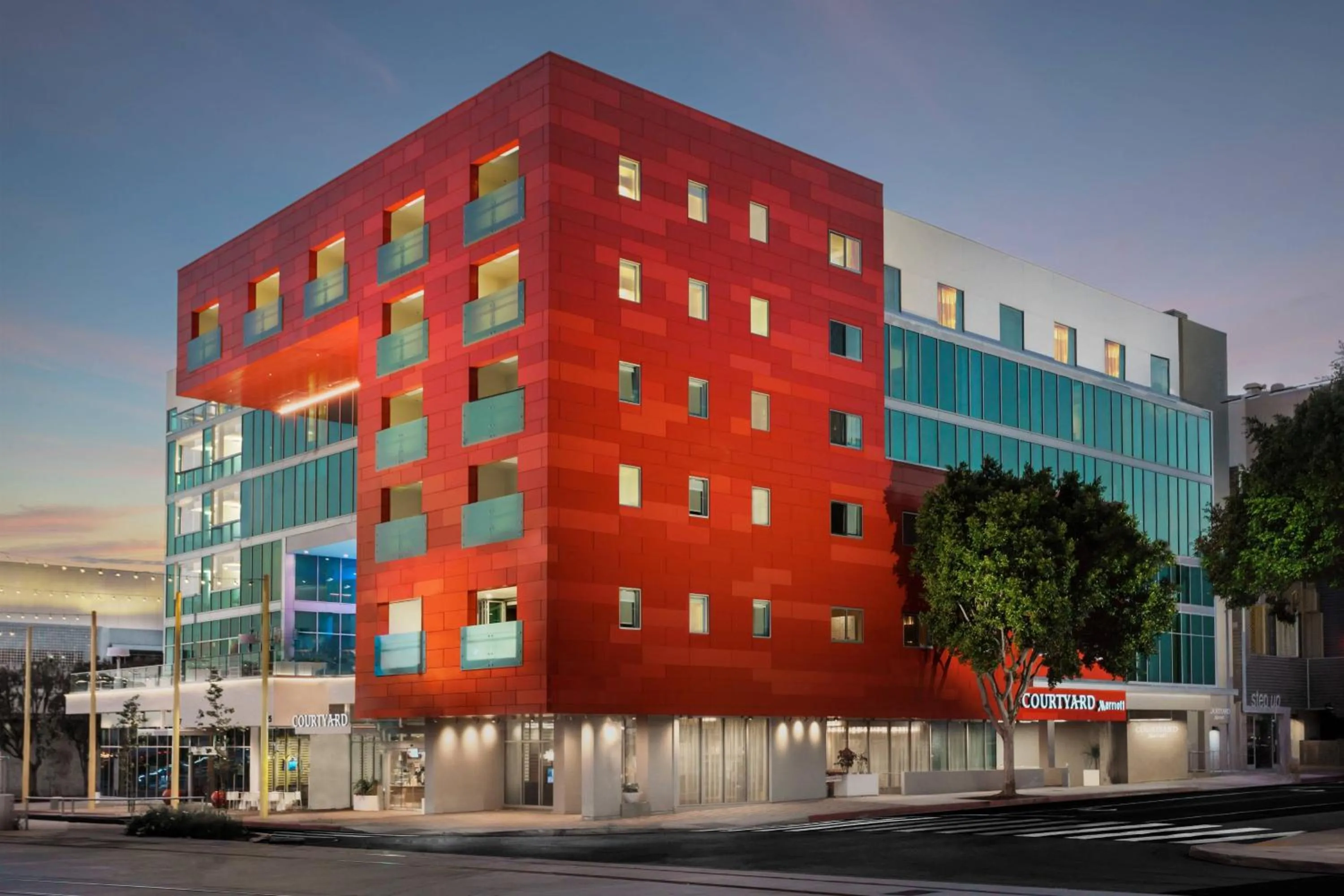 Property building in Courtyard by Marriott Santa Monica