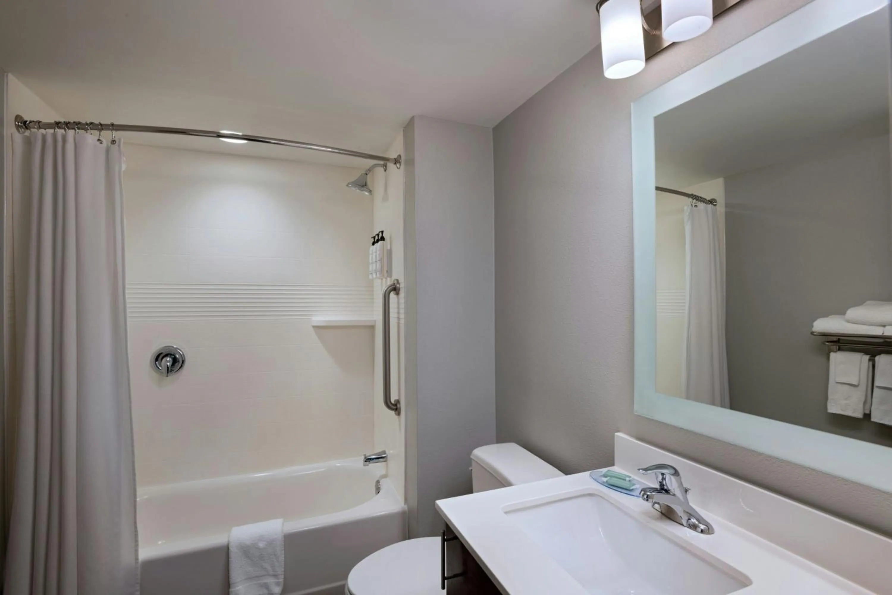 Bathroom in TownePlace Suites by Marriott Macon Mercer University