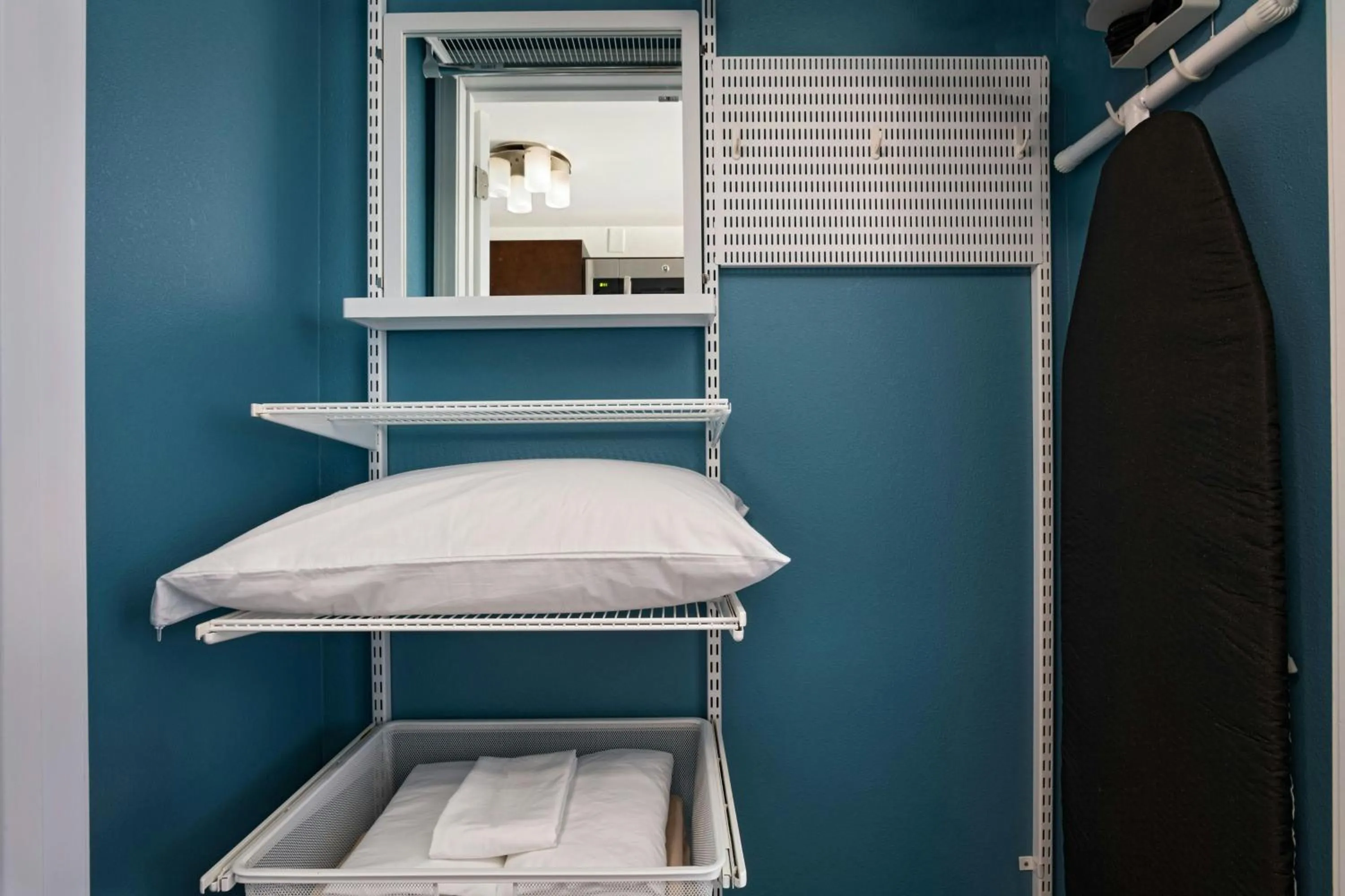 Photo of the whole room in TownePlace Suites by Marriott Macon Mercer University