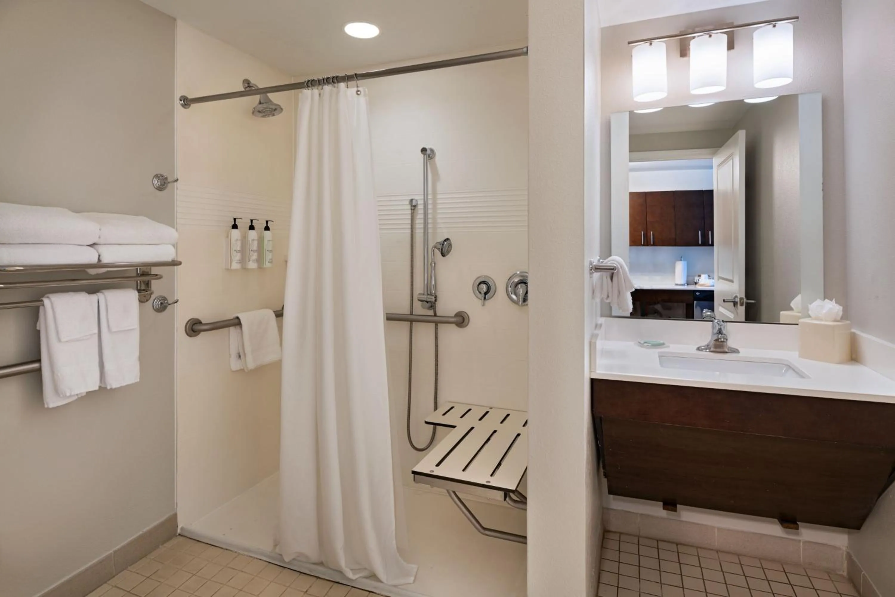 Bathroom in TownePlace Suites by Marriott Macon Mercer University