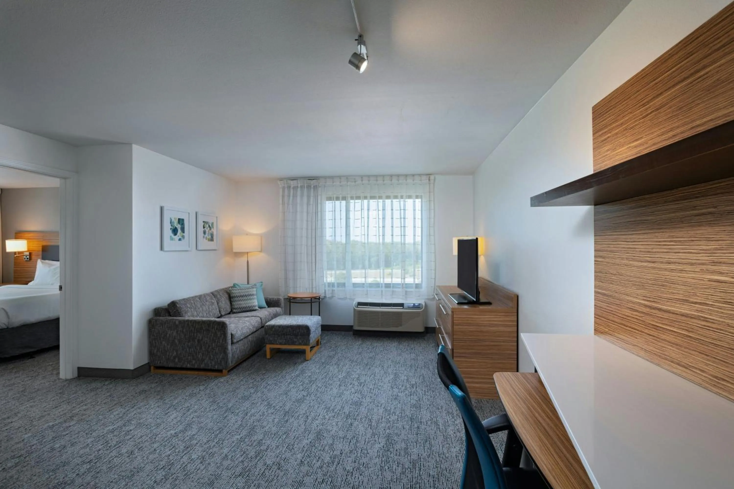 Living room, Bed in TownePlace Suites by Marriott Macon Mercer University