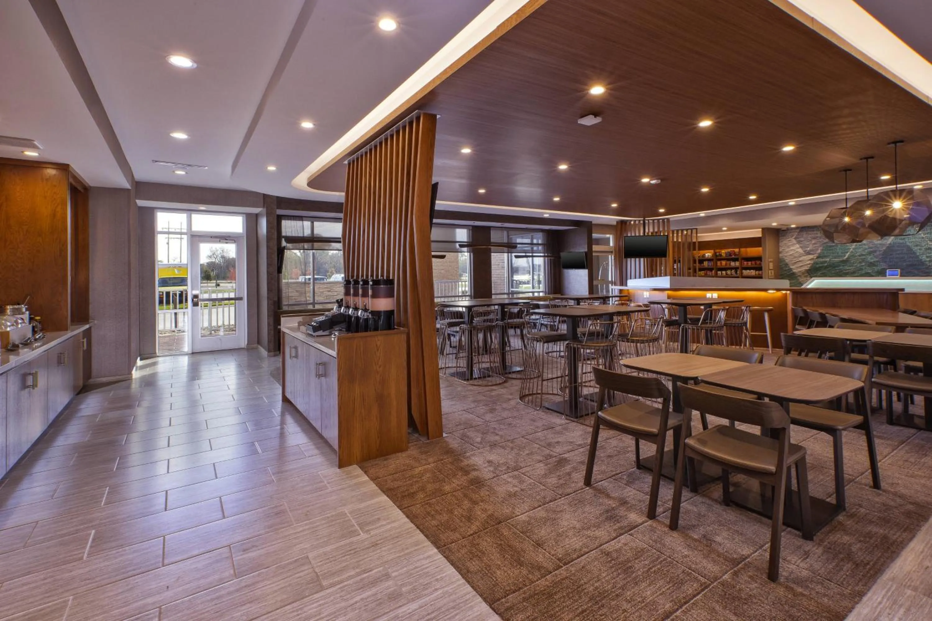 Restaurant/places to eat in SpringHill Suites by Marriott St. Joseph Benton Harbor