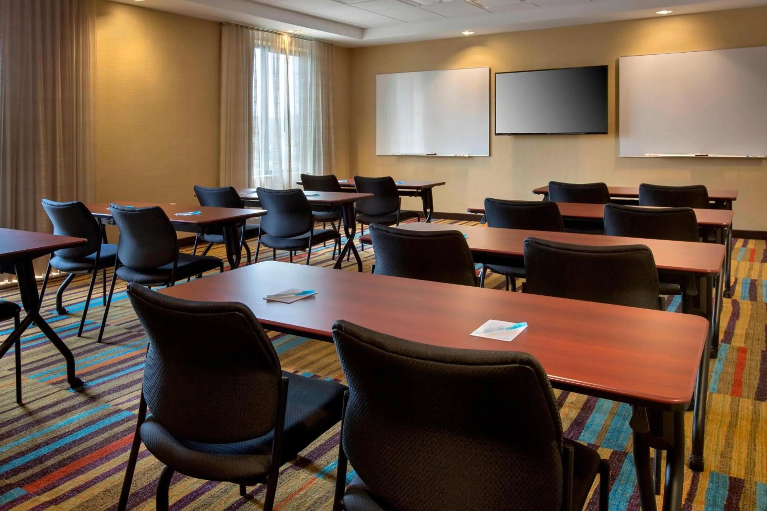 Meeting/conference room in Fairfield Inn & Suites by Marriott Syracuse Carrier Circle