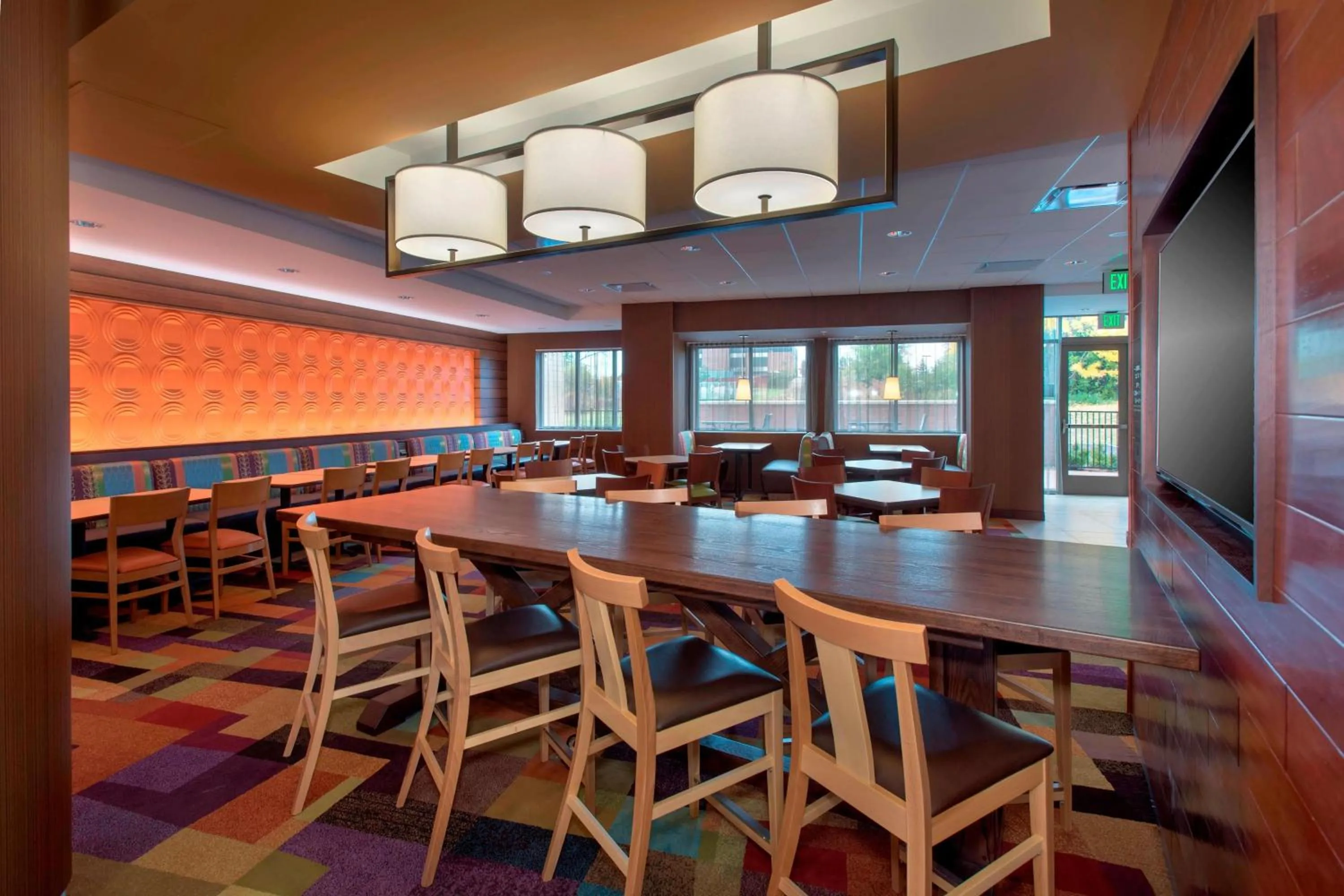 Breakfast in Fairfield Inn & Suites by Marriott Syracuse Carrier Circle