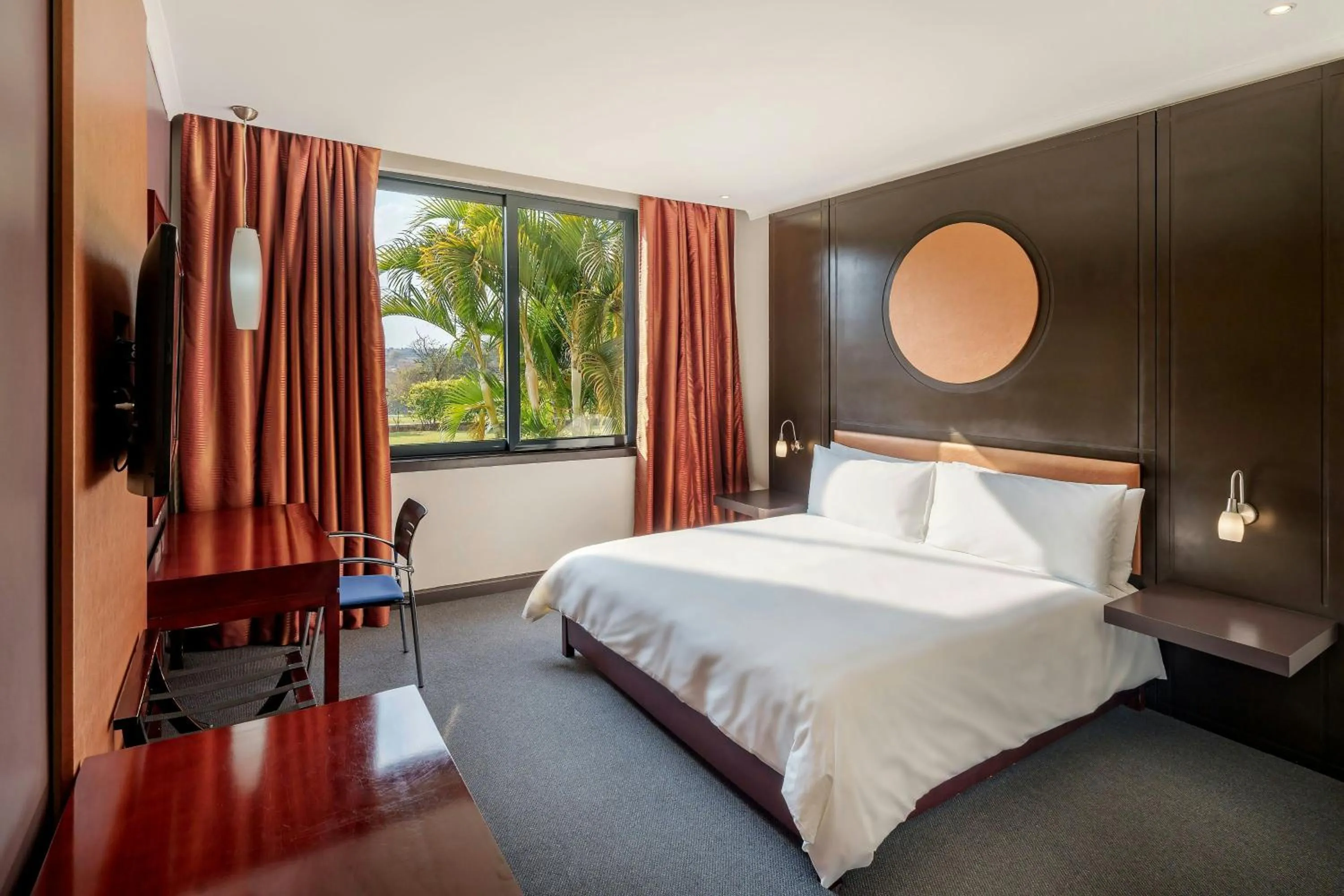 Photo of the whole room, Bed in Protea Hotel by Marriott Ndola