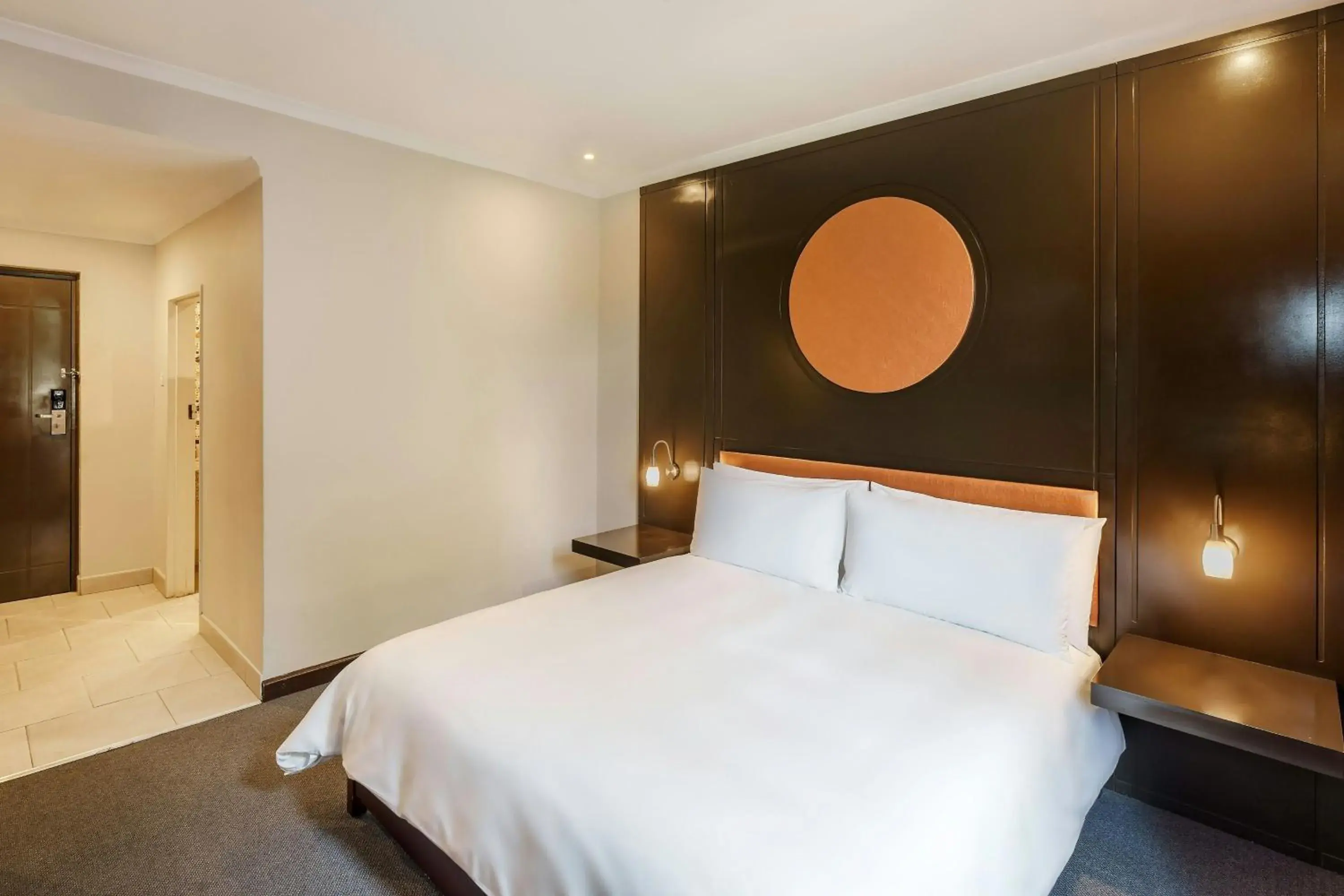 Guest room, 1 King, Garden view in Protea Hotel by Marriott Ndola Guest room, 1 King, Garden view in Protea Hotel by Marriott Ndola