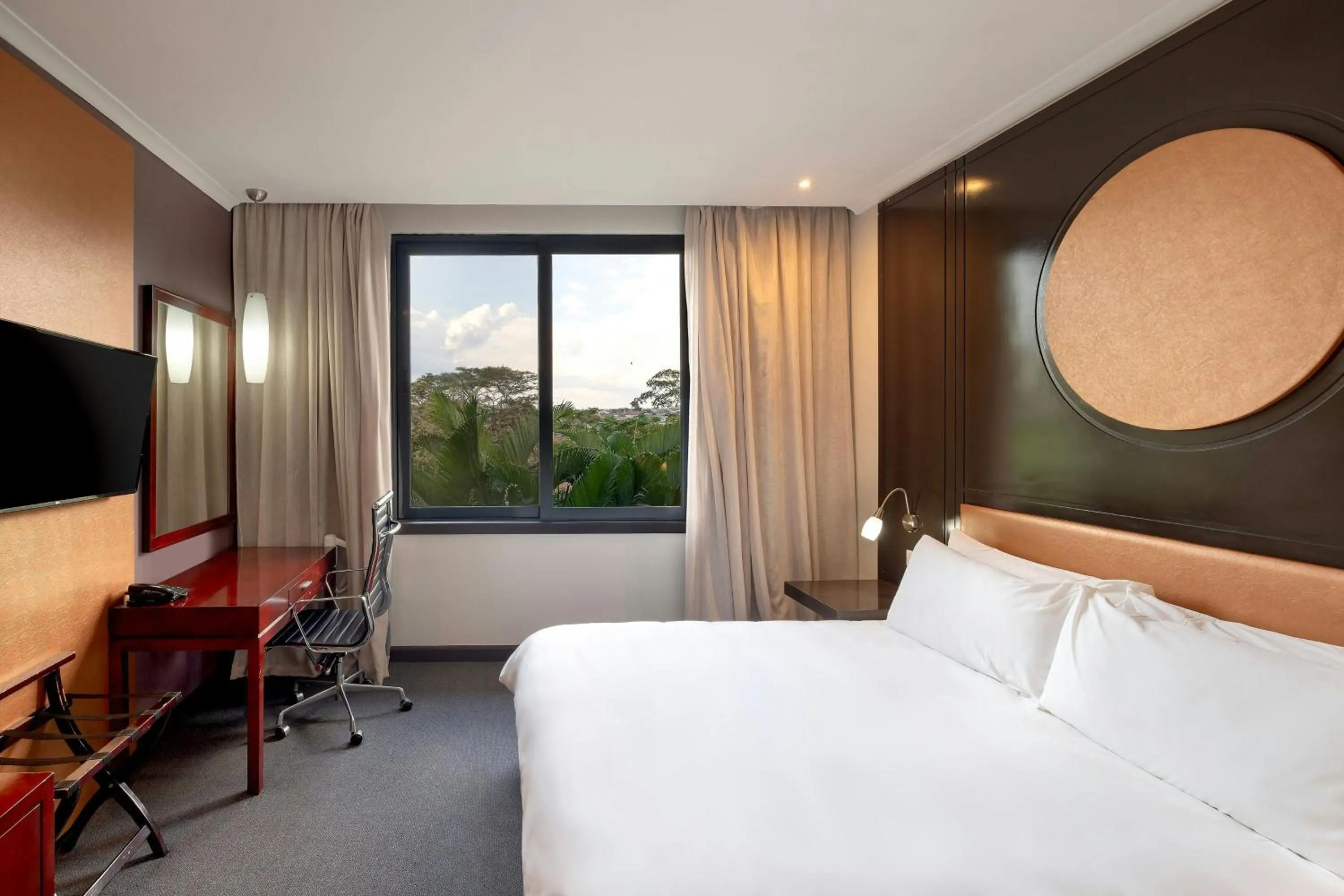 Photo of the whole room, Bed in Protea Hotel by Marriott Ndola